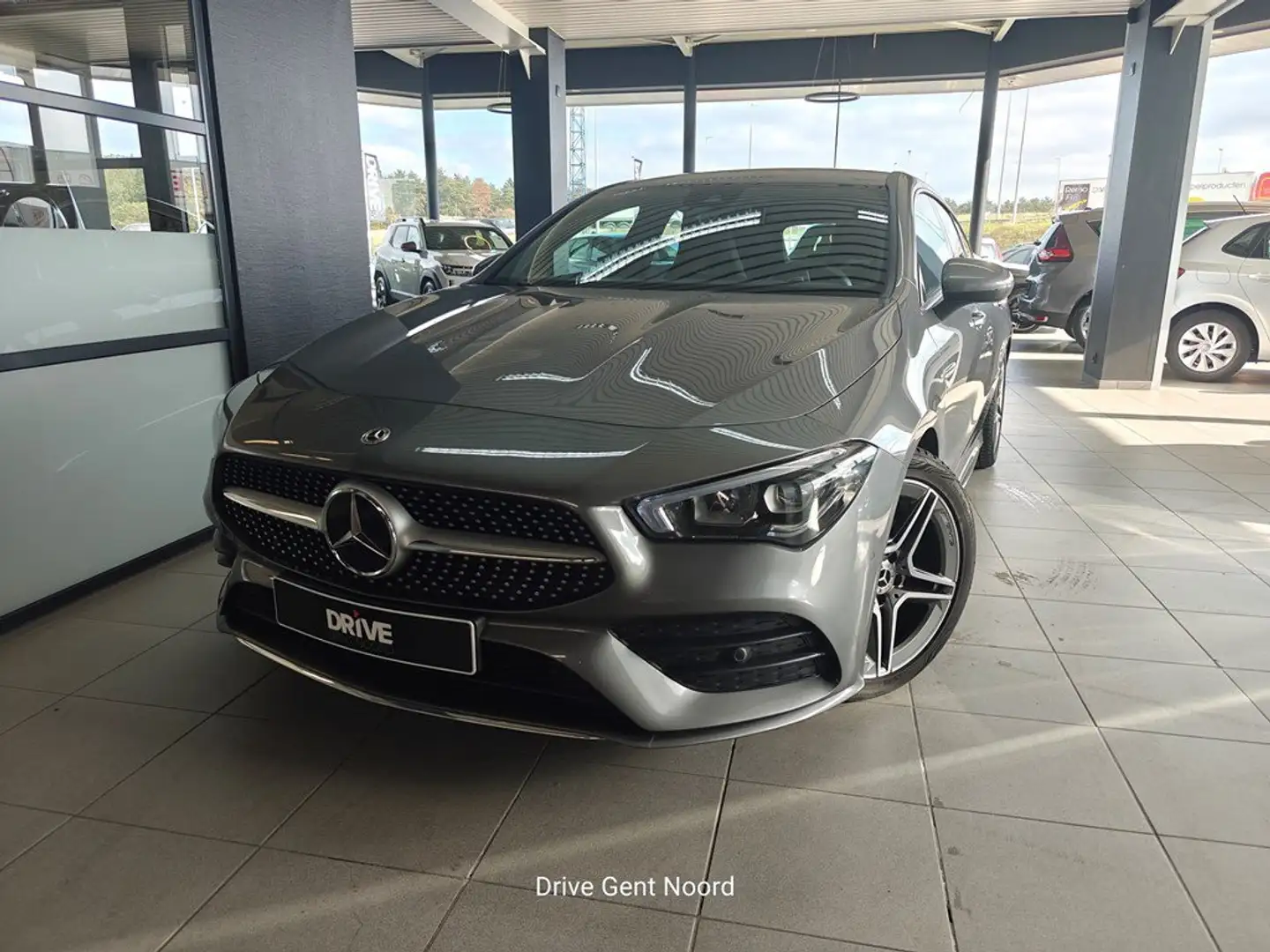 Mercedes-Benz 180 AMG *APP/Camera/Keyless/PERFECT* Gris - 1