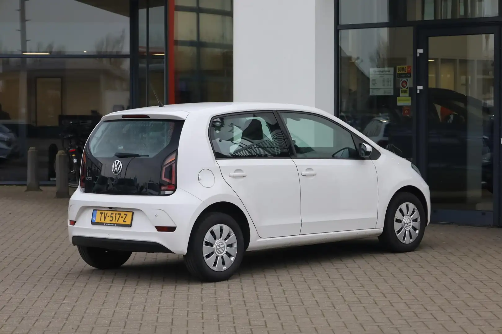 Volkswagen up! 1.0 BMT move up! 60PK / 44kW, Achteruitrijcamera, Weiß - 2