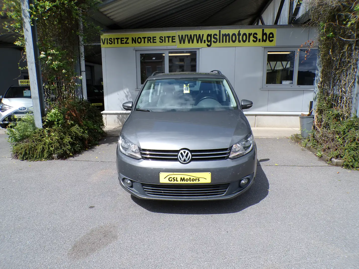 Volkswagen Touran 1.6TDi 105cv Gris 11/14 Airco GPS Bluetooth camera Argent - 2