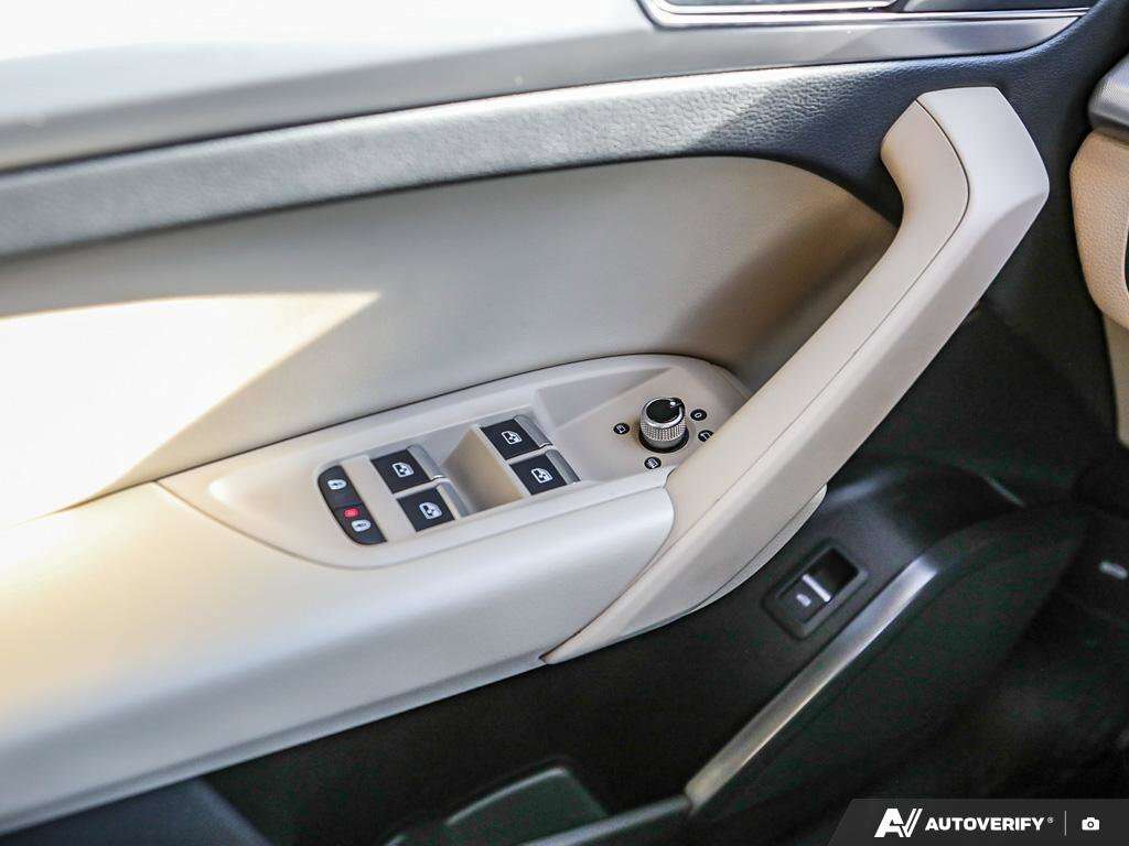 2022 Audi Q5 Progressiv | LOCAL ONE OWNER | NAVIGATION | 2,000 cc 4 cyl thumb 20