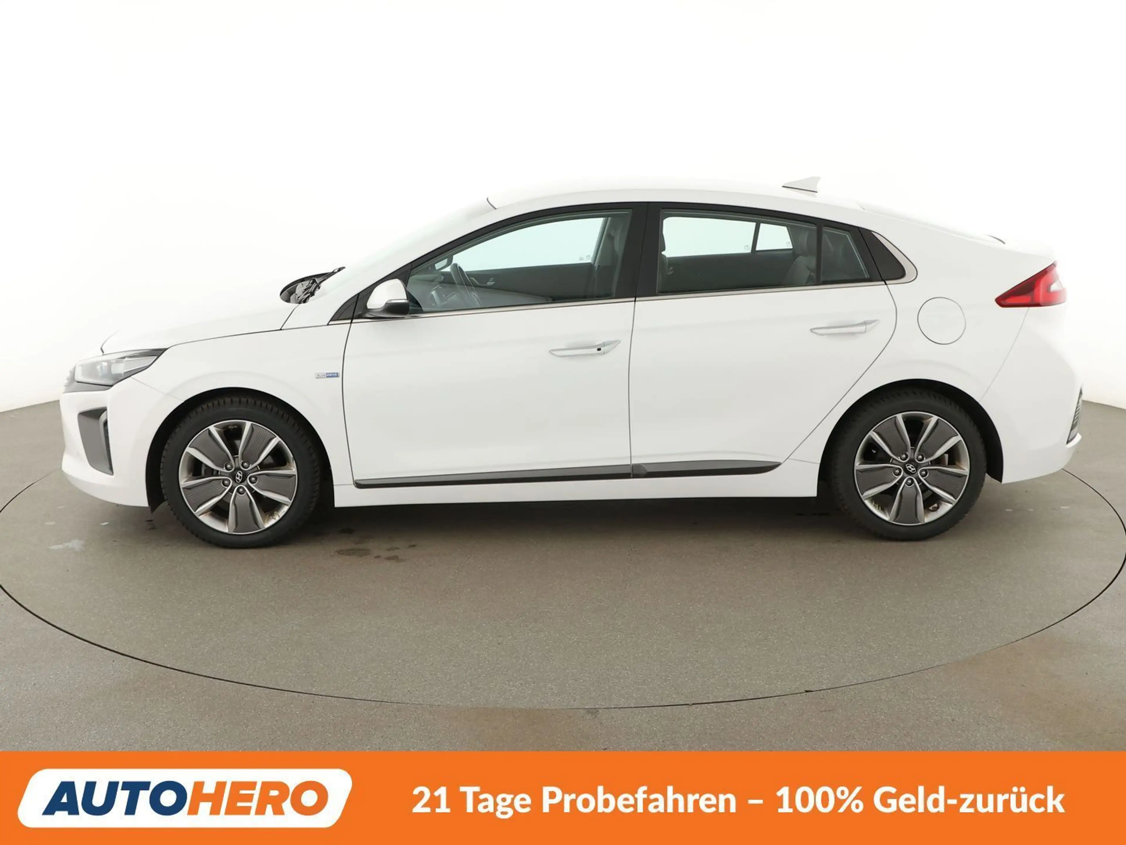 Hyundai IONIQ 1.6 Hybrid Premium Aut.*NAVI*BI-XENON*ACC*PDC*SHZ* — photo 3