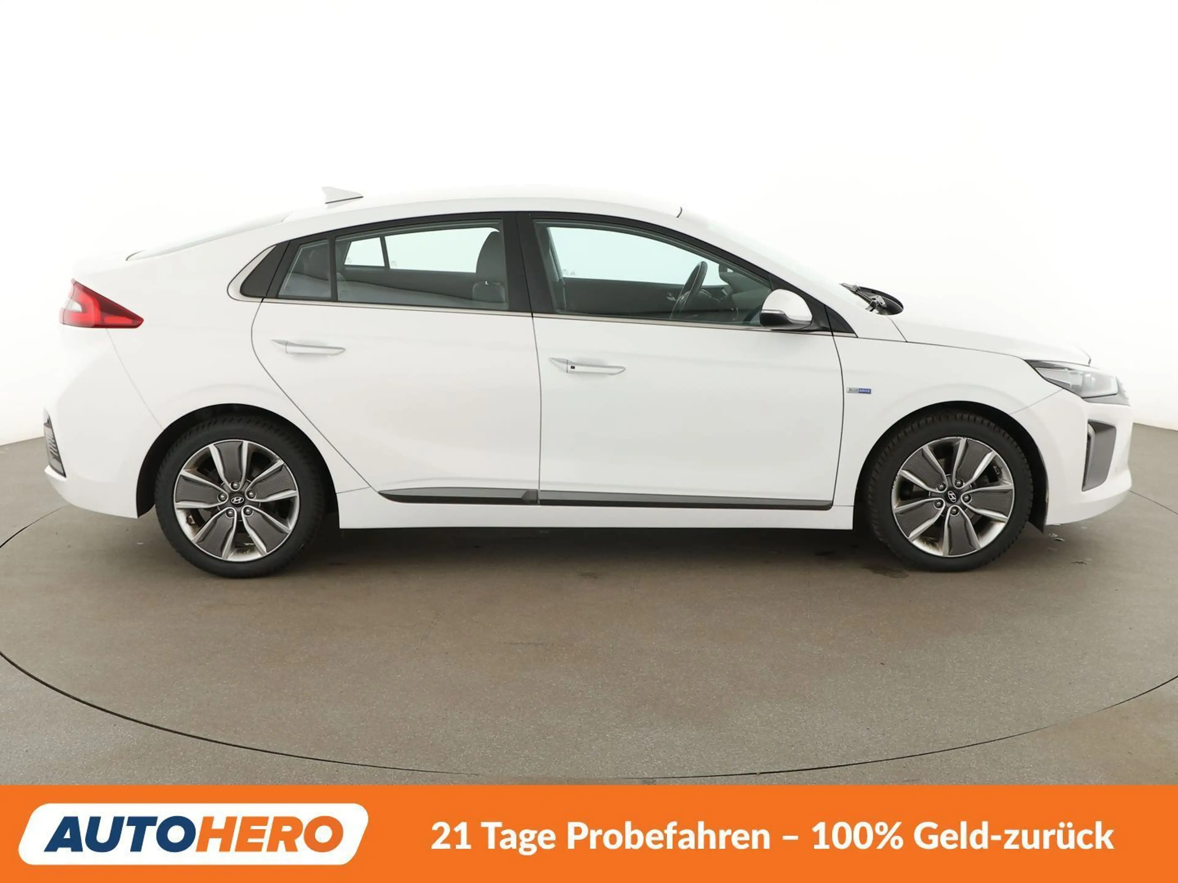 Hyundai IONIQ 1.6 Hybrid Premium Aut.*NAVI*BI-XENON*ACC*PDC*SHZ* — photo 7
