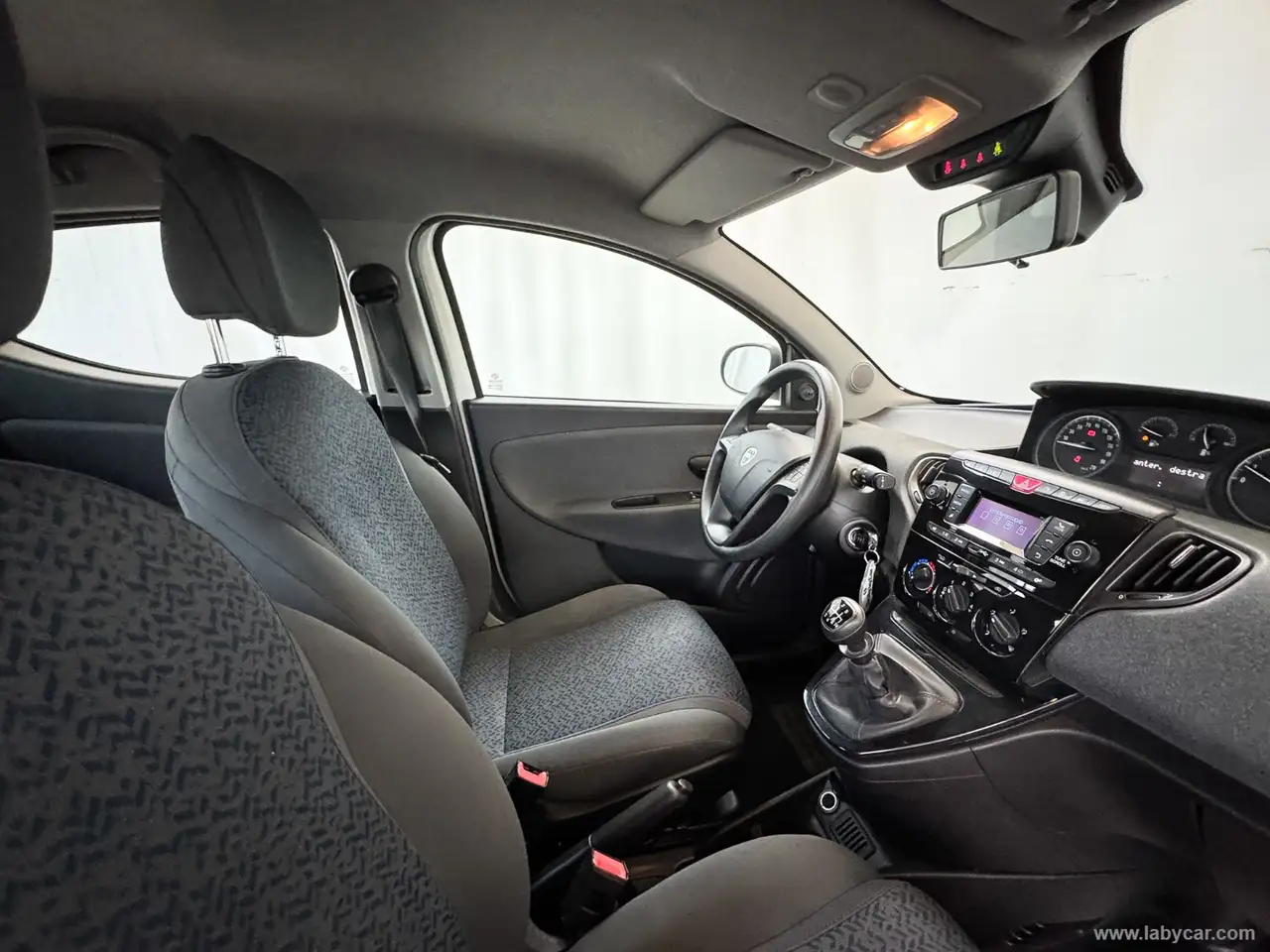 Lancia Ypsilon 2022 — фото 6