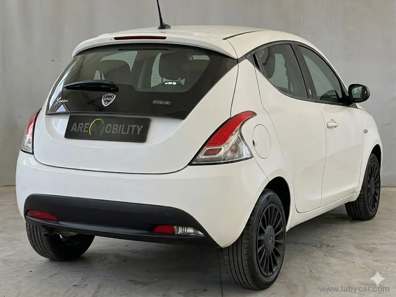 Lancia Ypsilon 2022 — фото 14