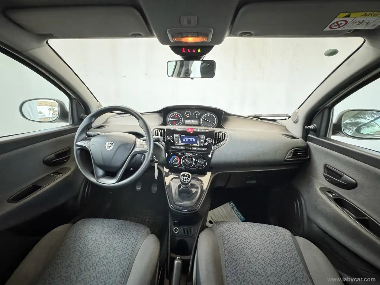 Lancia Ypsilon 2022 — фото 10
