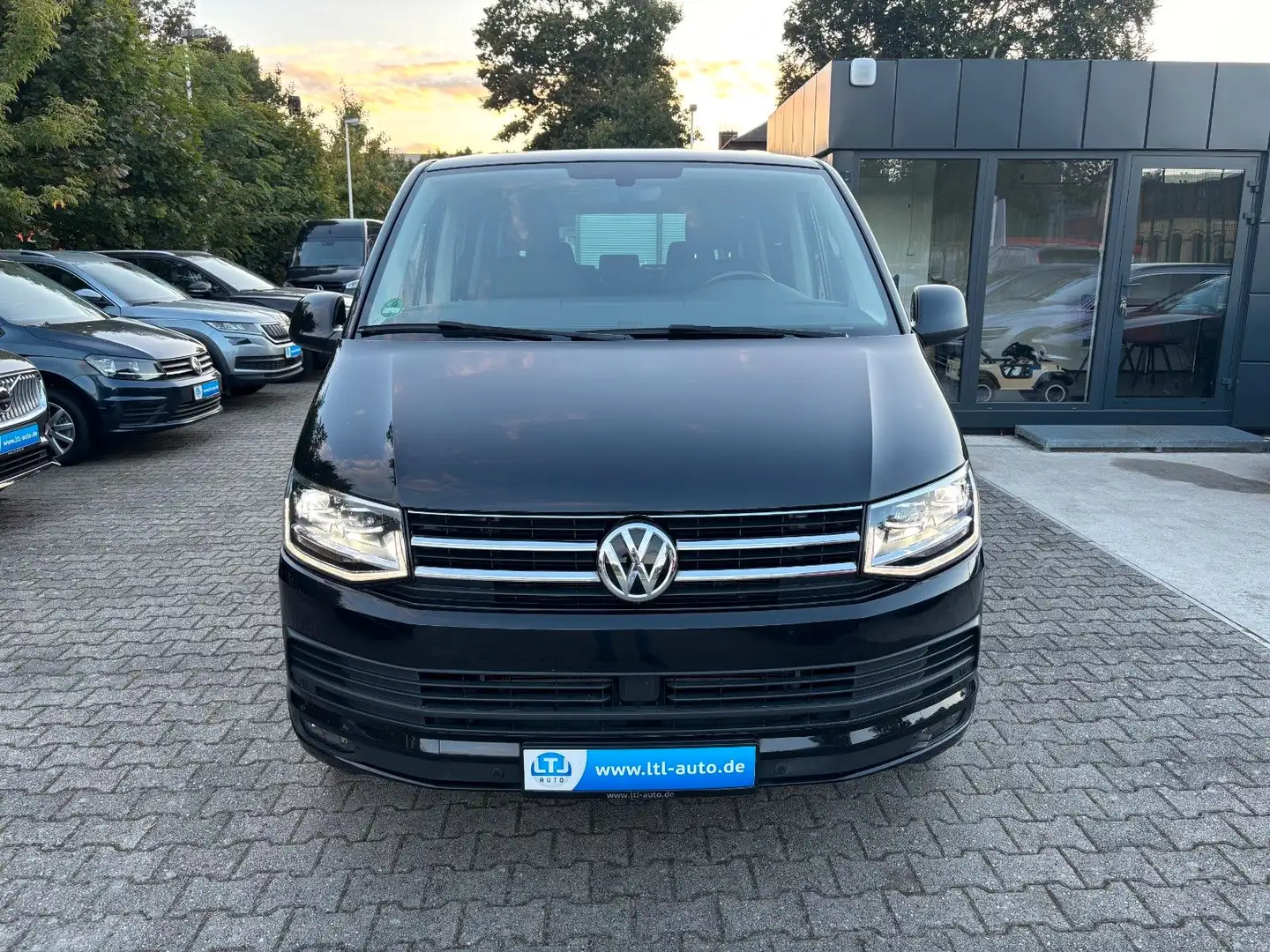 Volkswagen T6 Multivan TDI DSG 150 Navi LED Alcantara Stand Noir - 2