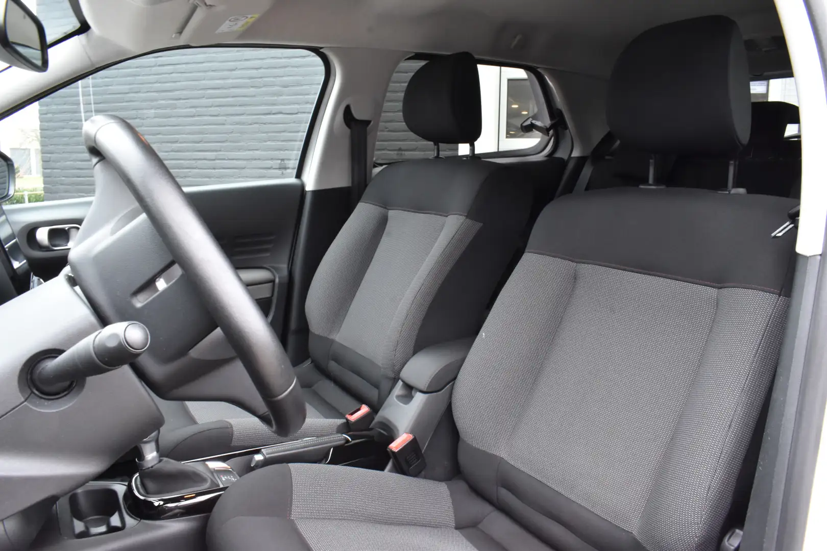 Citroen C4 Cactus PureTech 110 EAT6 Shine Automaat | Navigatie | Cam Blanco - 2