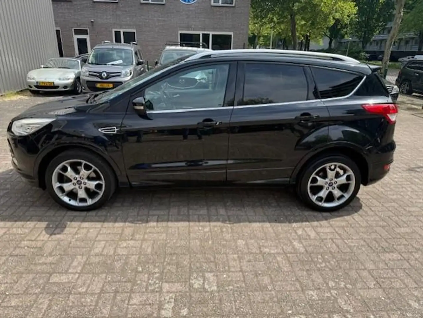 Ford Kuga 1.6 Titanium Plus 4WD Leer/Navi/Pano/Trekh Noir - 2