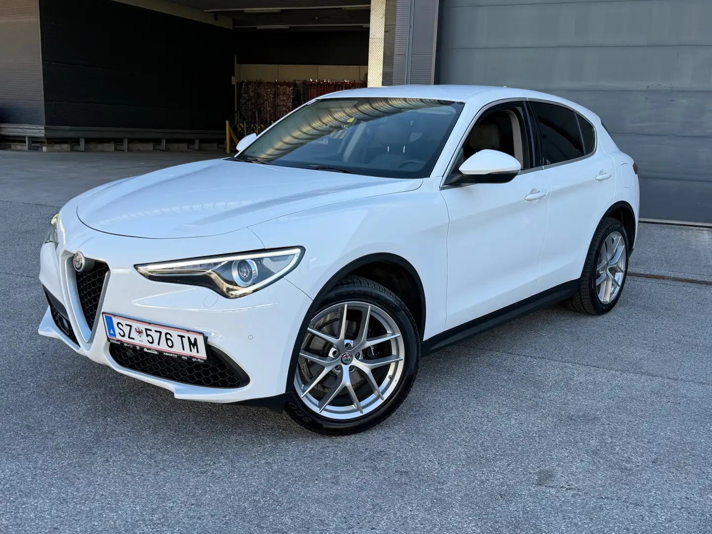 Alfa Romeo Stelvio Stelvio Super 2,0 ATX AWD Super Weiß - 2