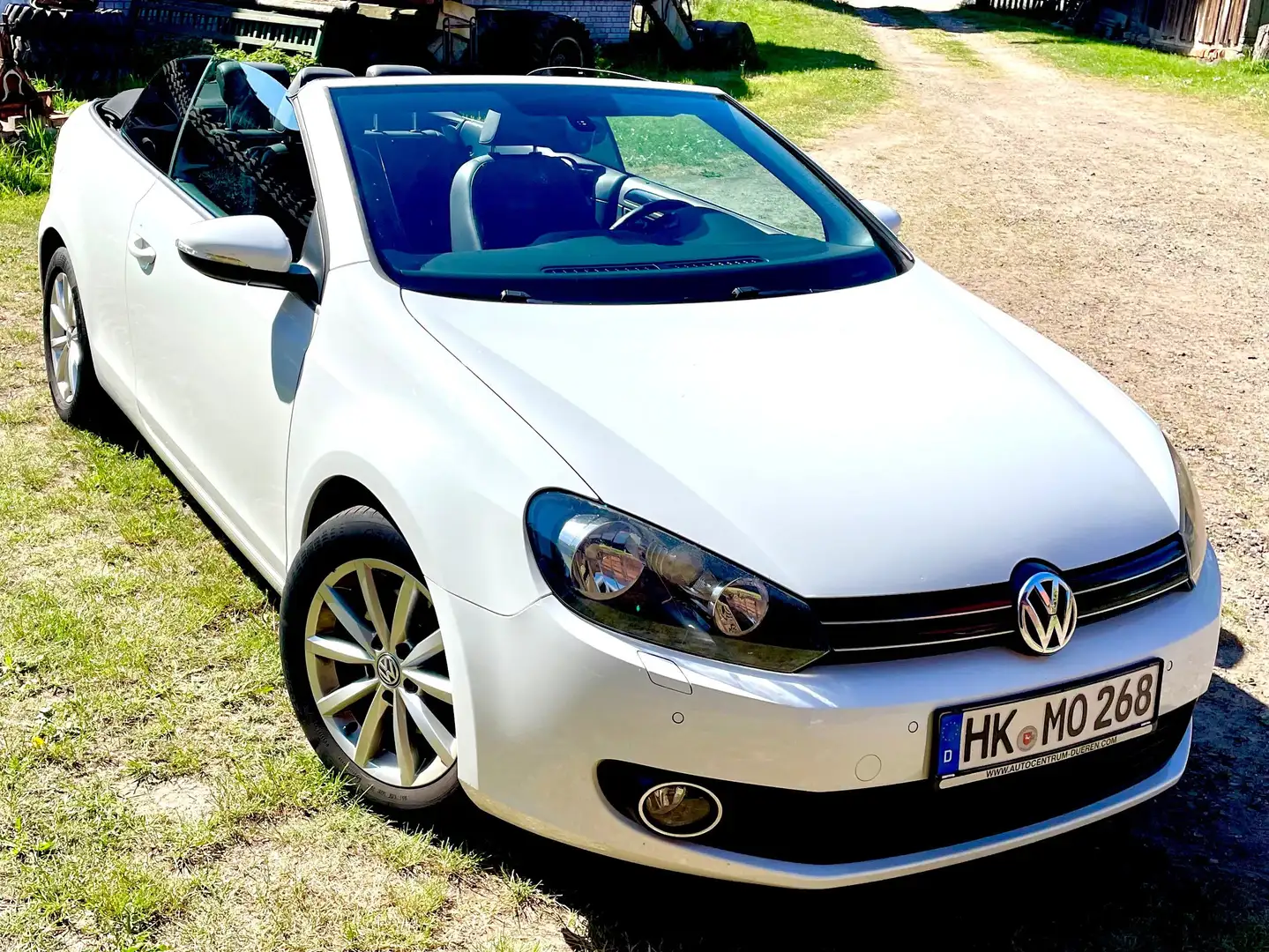Volkswagen Golf Cabriolet Golf VI Cabrio Diesel Cabrio 1.6 TDI BlueMotion Te Білий - 1