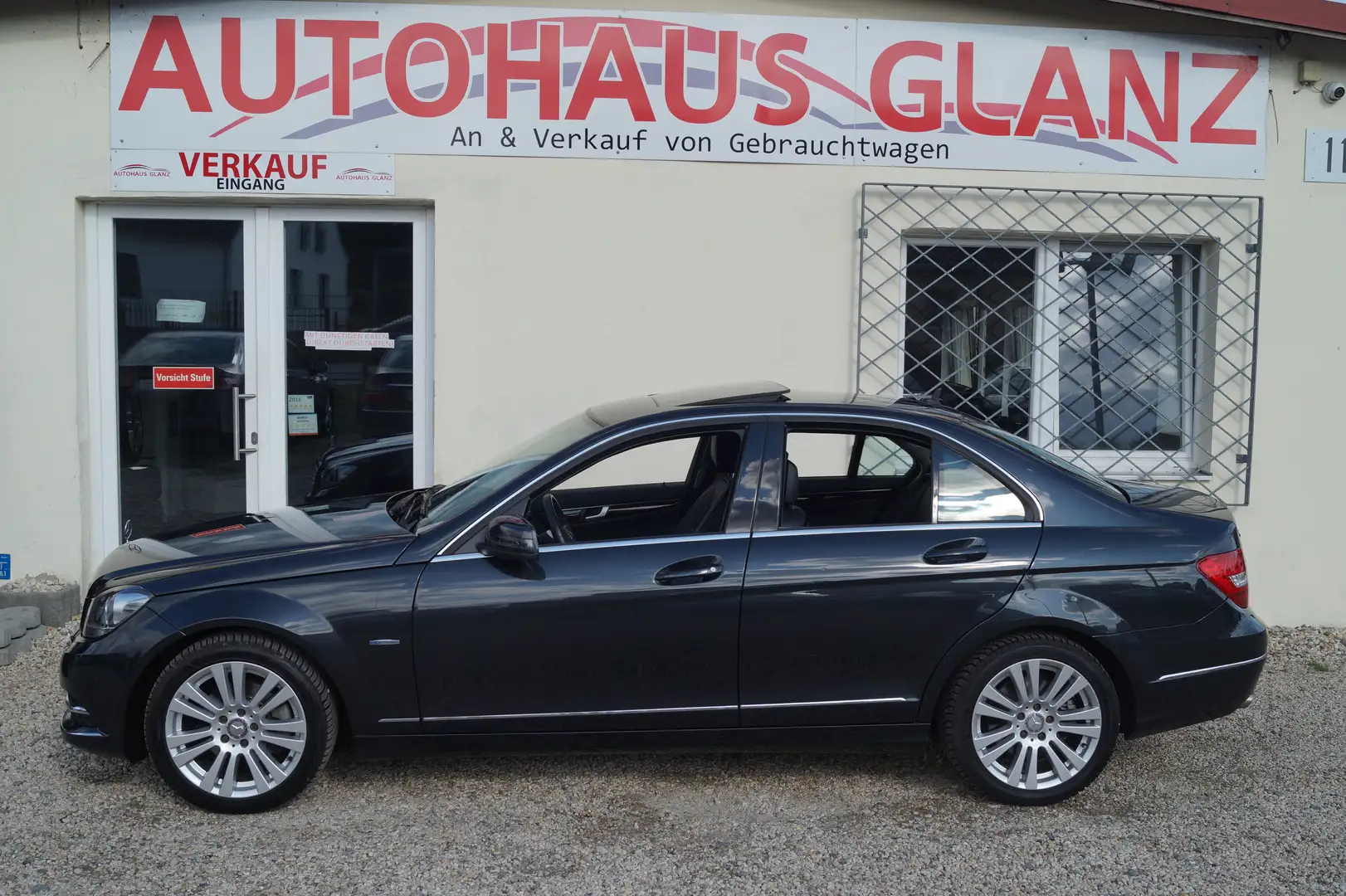 Mercedes-Benz C 200 C 200 CGI BlueEfficiency 2.Hand Schwarz - 2