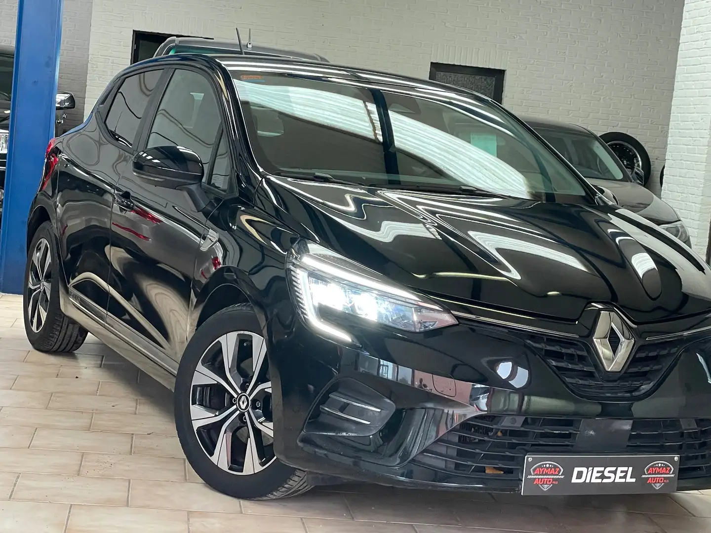 Renault Clio Clio 1.5 Blue dCi Limited *** APPEL CARPLAY *** Zwart - 2