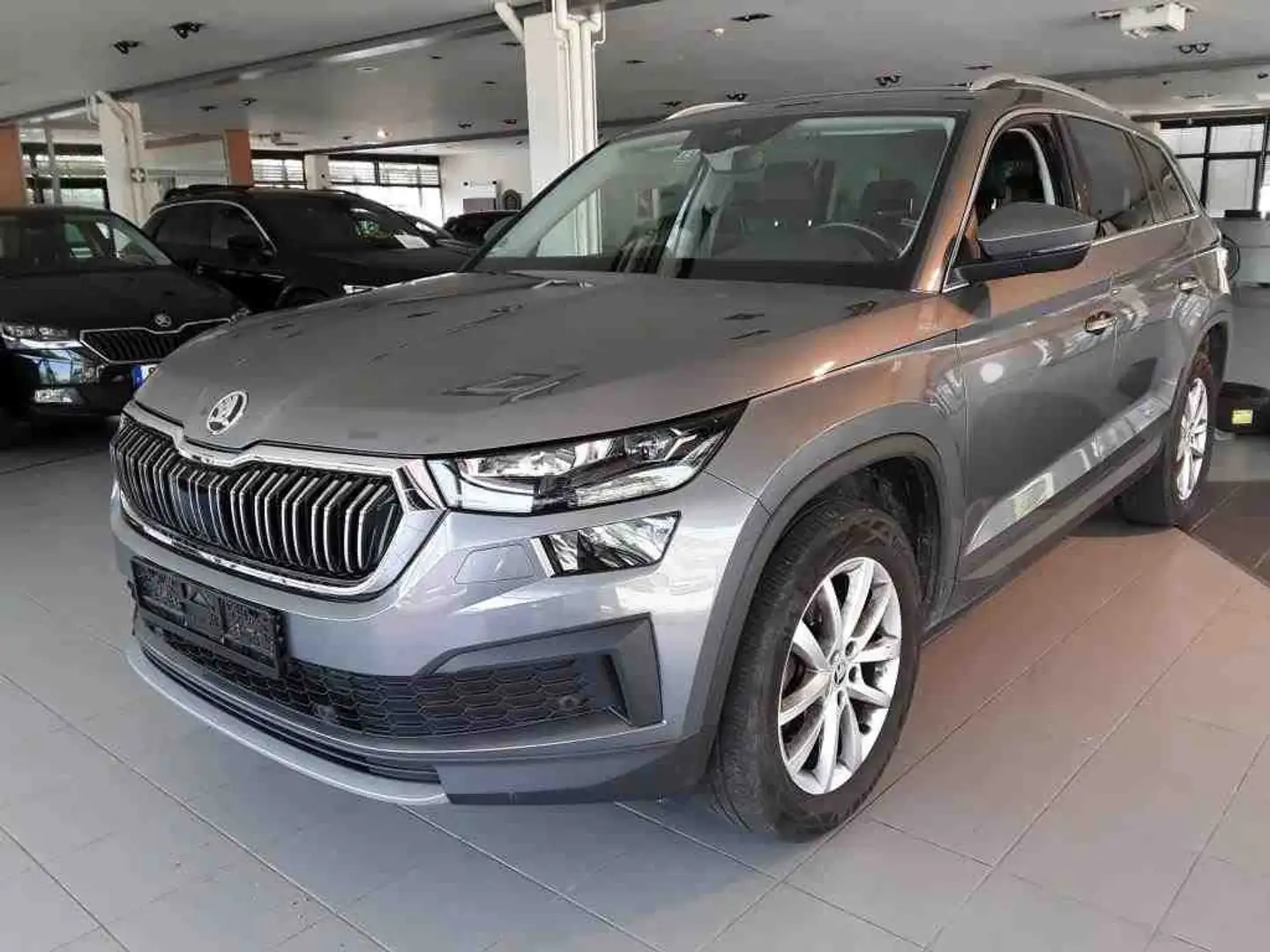 Skoda Kodiaq 2.0 TDI DSG 4x4 STYLE *AHK *MATRIX *RKAM *VIRTUAL Grigio - 2