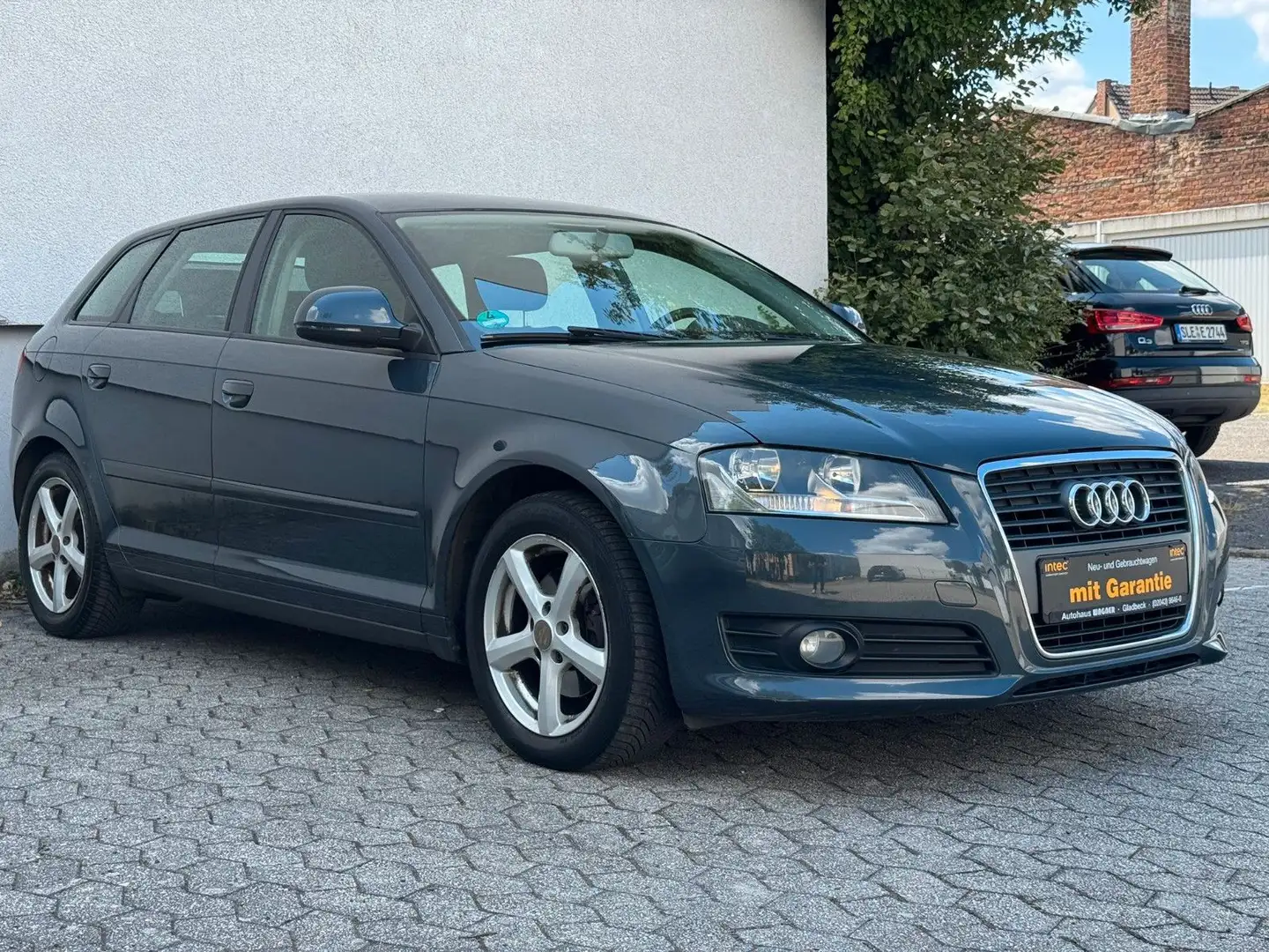 Audi A3 Sportback 1.4 TFSI Ambition*GARANTIE*TÜV NEU* Grijs - 1