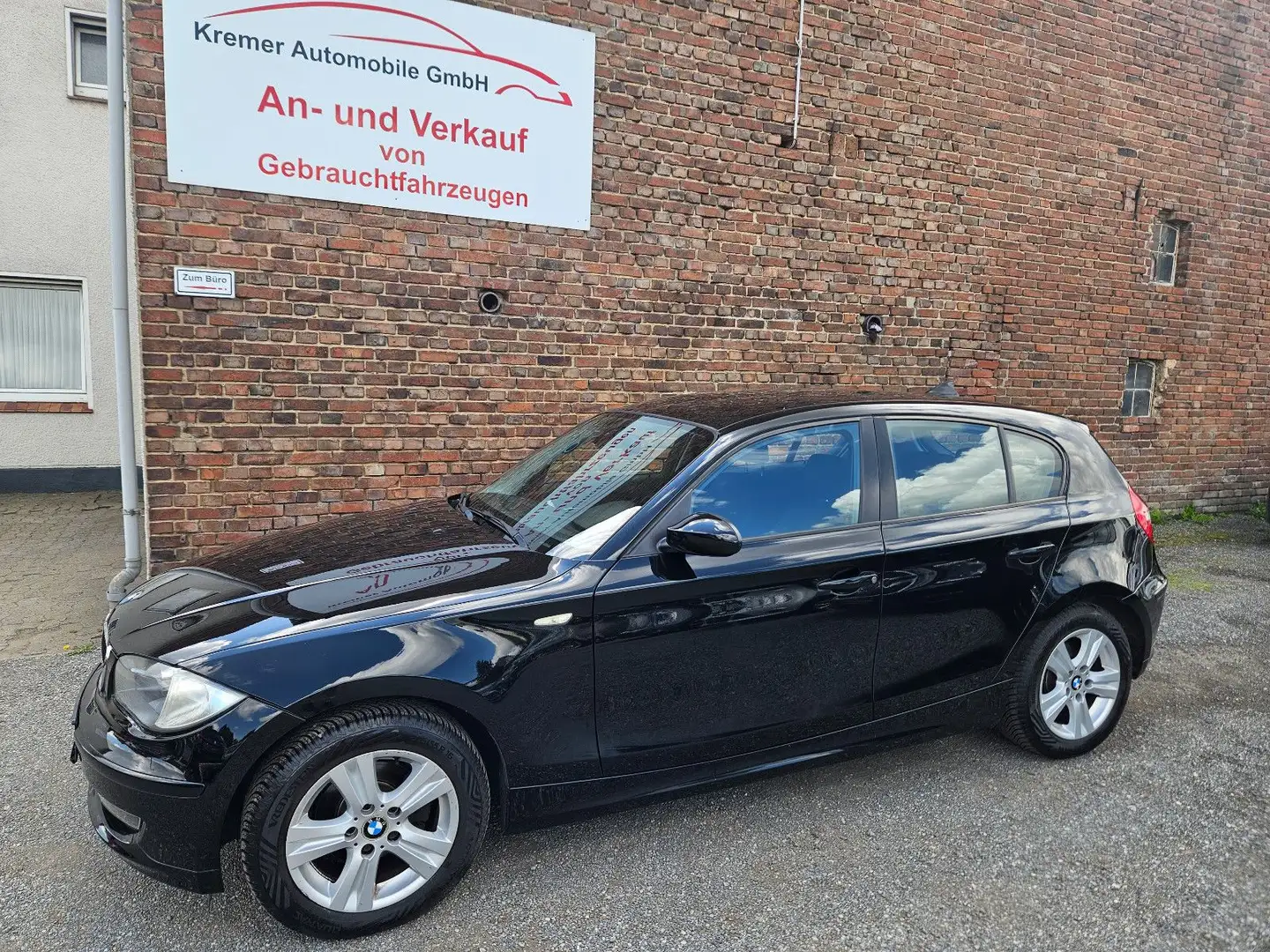 BMW 116 i Lim. | TüV 01.2027 Schwarz - 1