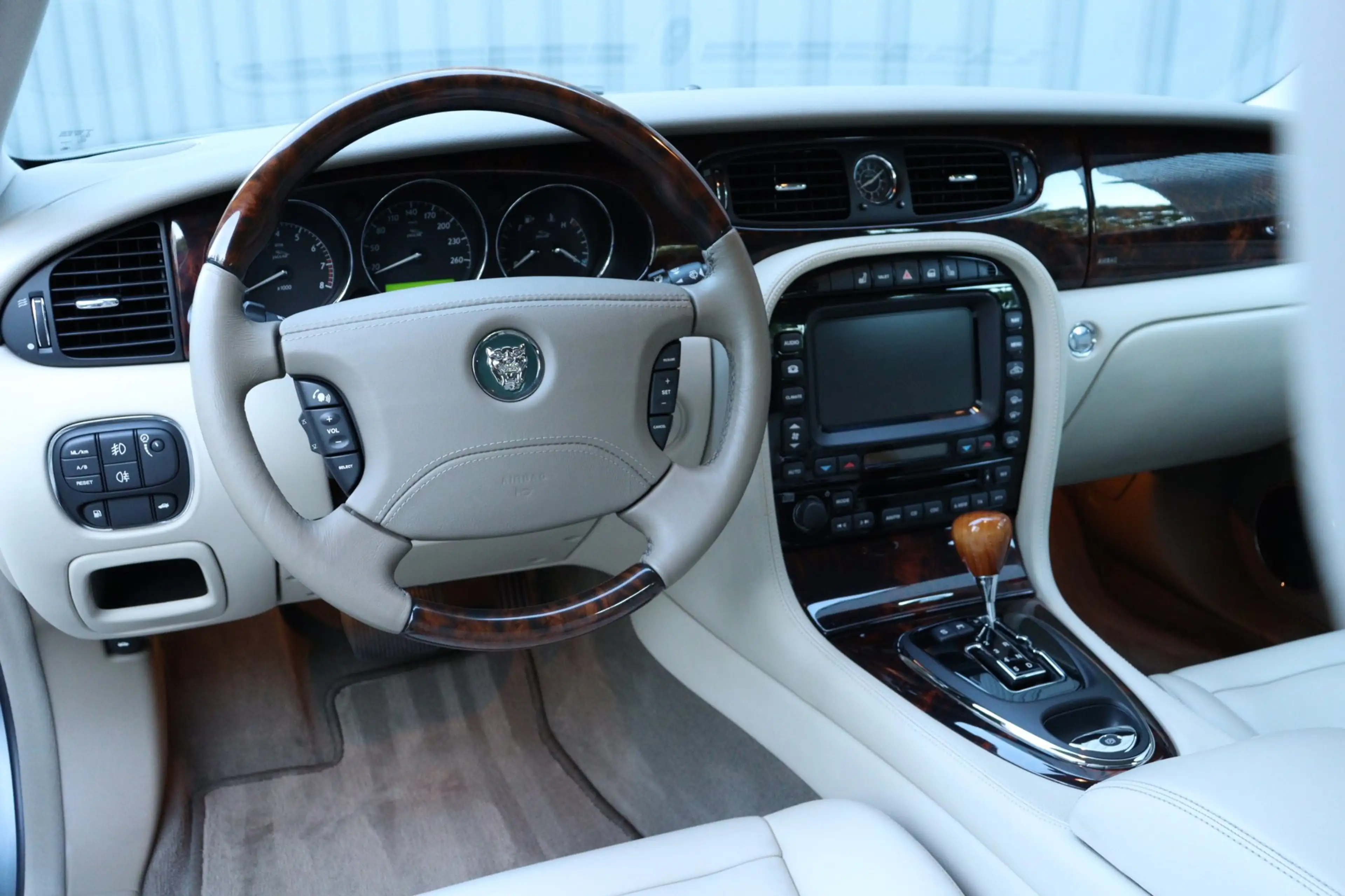 Jaguar XJ 3.0 V6 EXECUTIVE *83.017KM.!* — photo 7