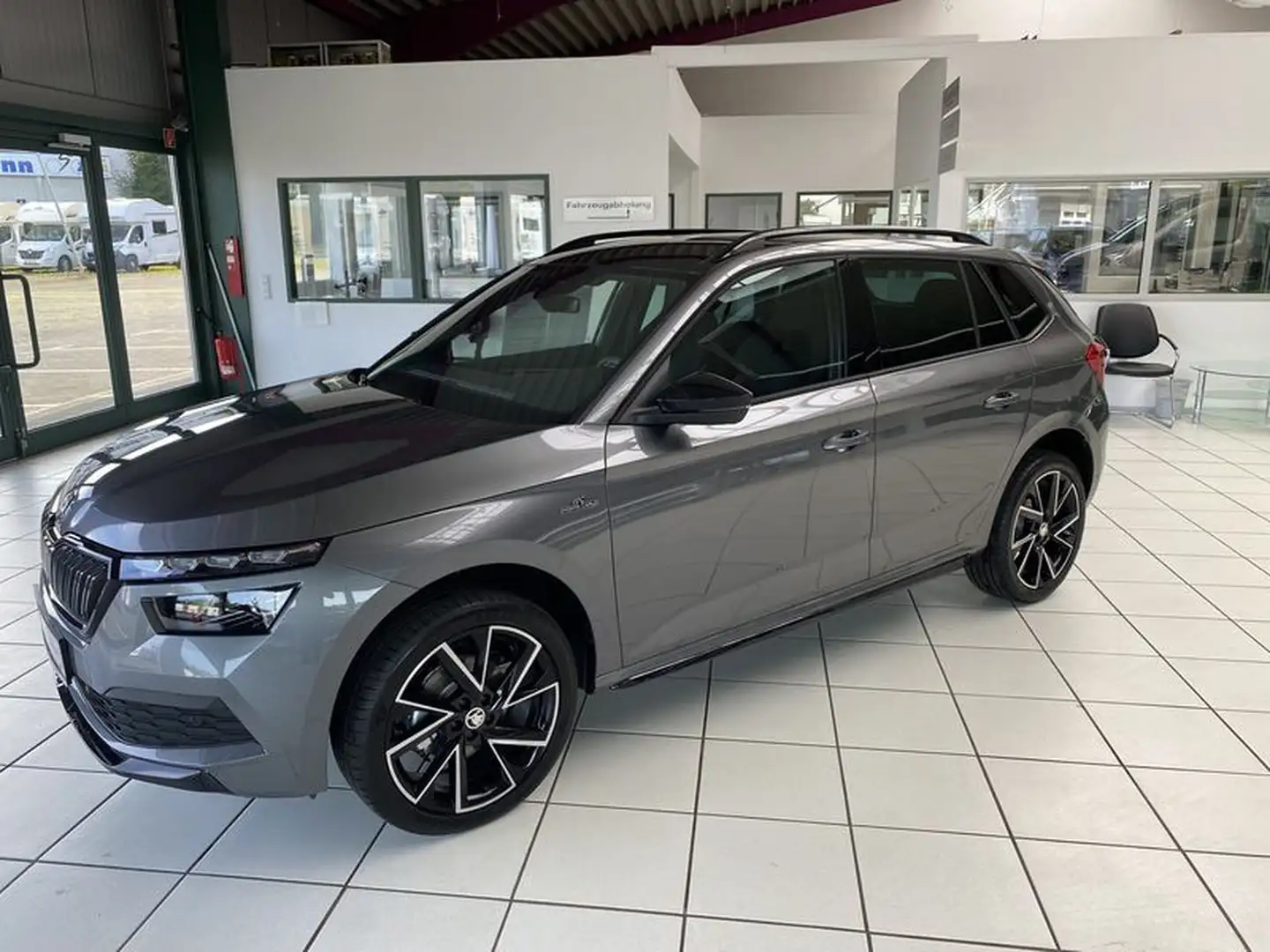 Skoda Kamiq 1.5 TSI ACT DSG Monte Carlo 18 Zoll 5J Garantie AH Gris - 2
