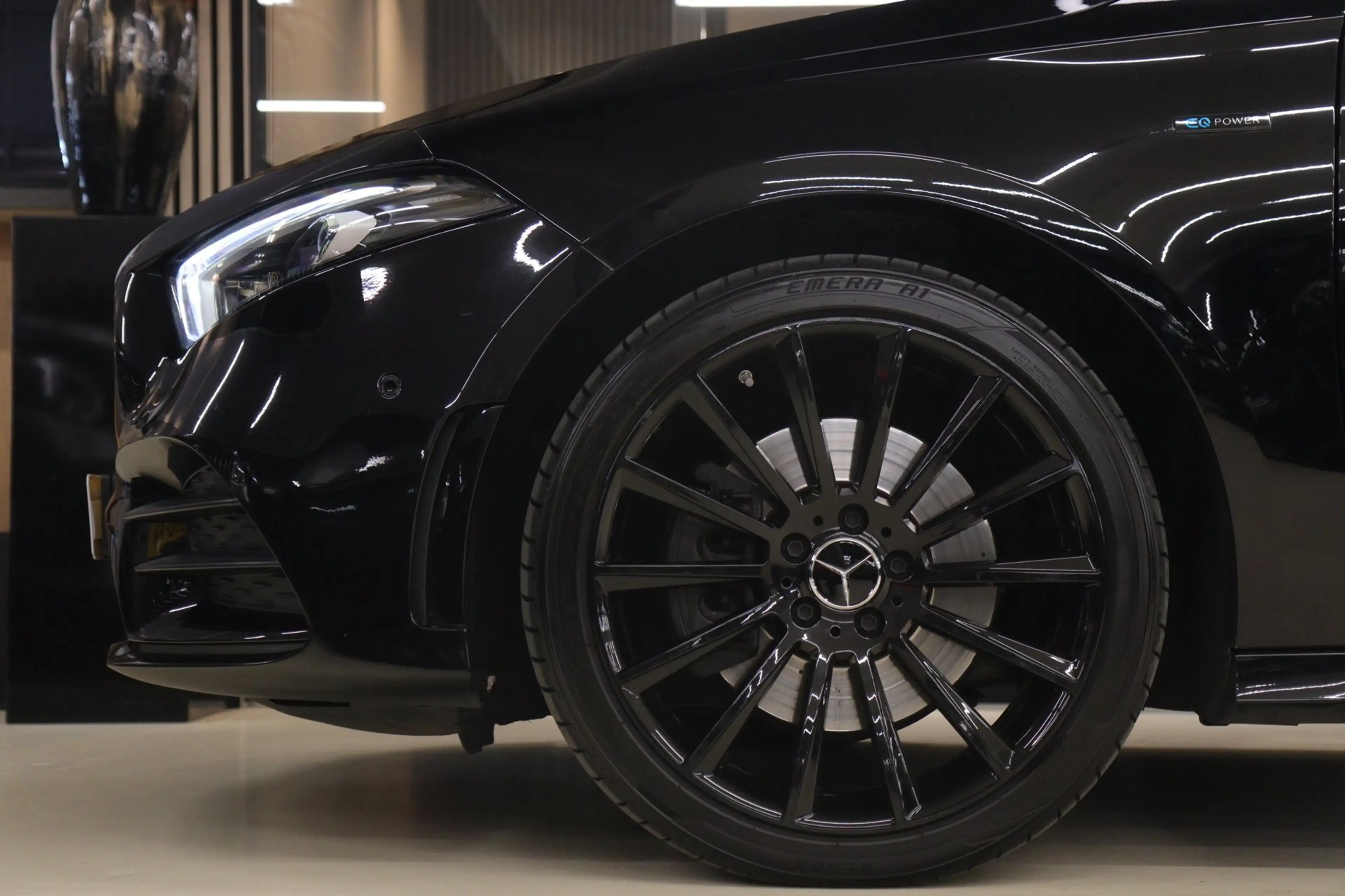 Mercedes-Benz A 250 e Premium Plus AMG NIGHT PAKKET PANO/BLACKSTYLE/CA — photo 18