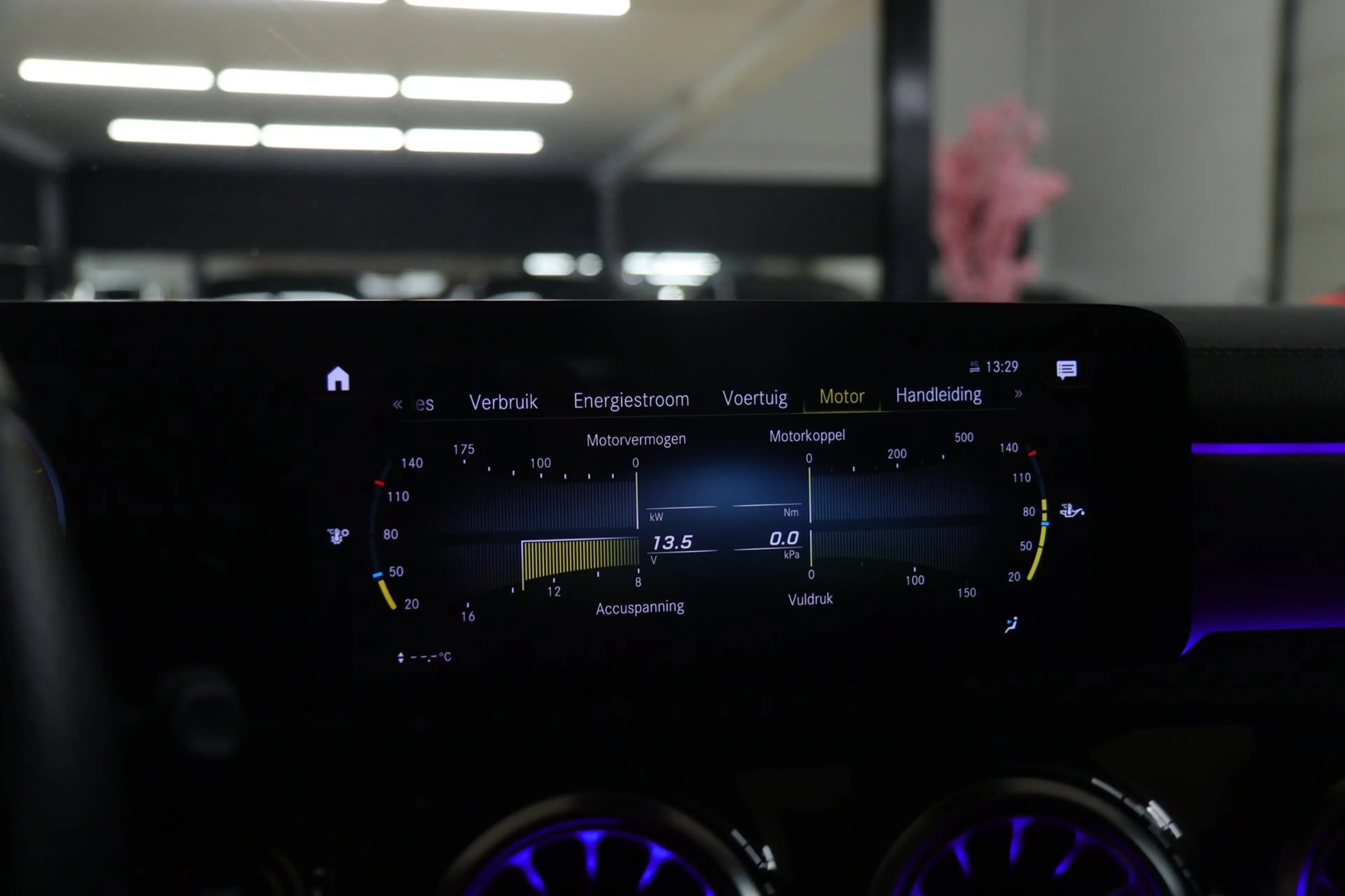 Mercedes-Benz A 250 e Premium Plus AMG NIGHT PAKKET PANO/BLACKSTYLE/CA — photo 44