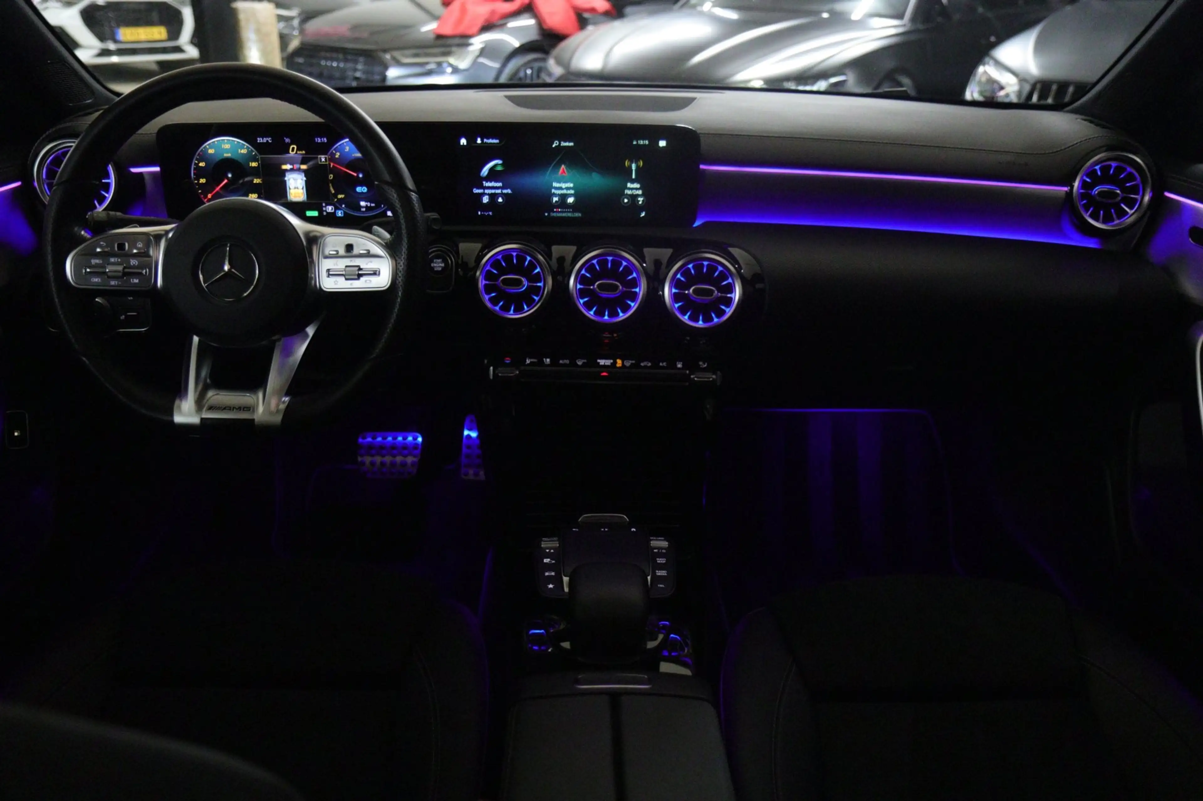 Mercedes-Benz A 250 e Premium Plus AMG NIGHT PAKKET PANO/BLACKSTYLE/CA — photo 8