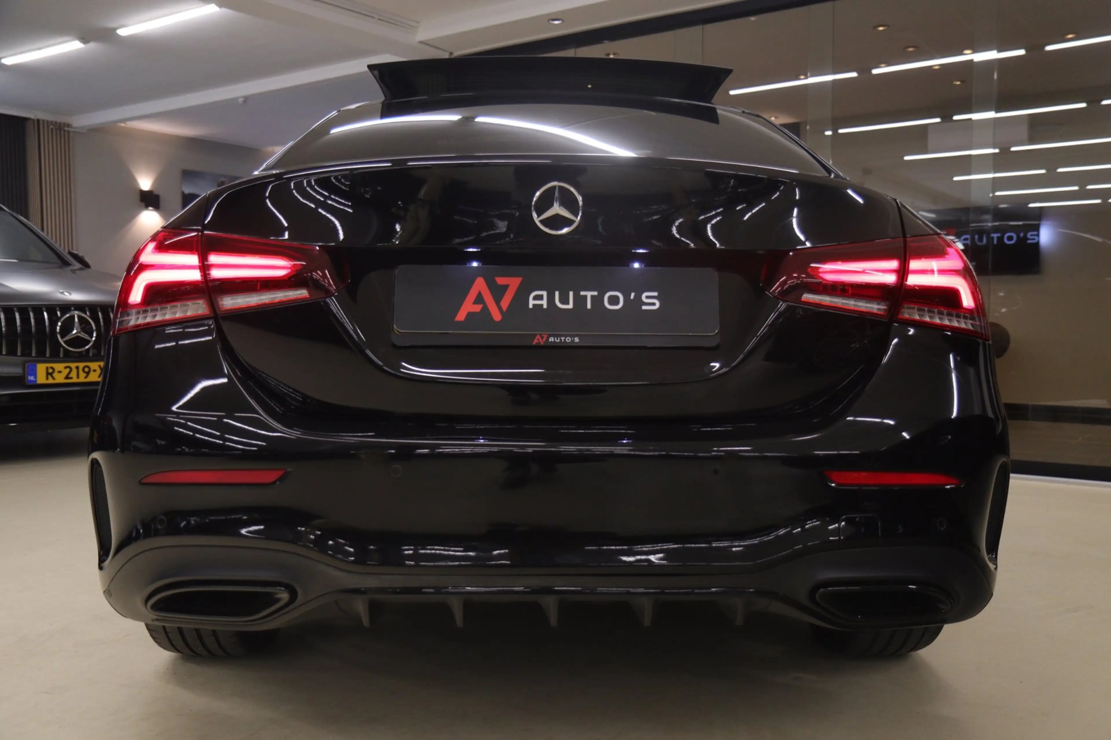 Mercedes-Benz A 250 e Premium Plus AMG NIGHT PAKKET PANO/BLACKSTYLE/CA — photo 14