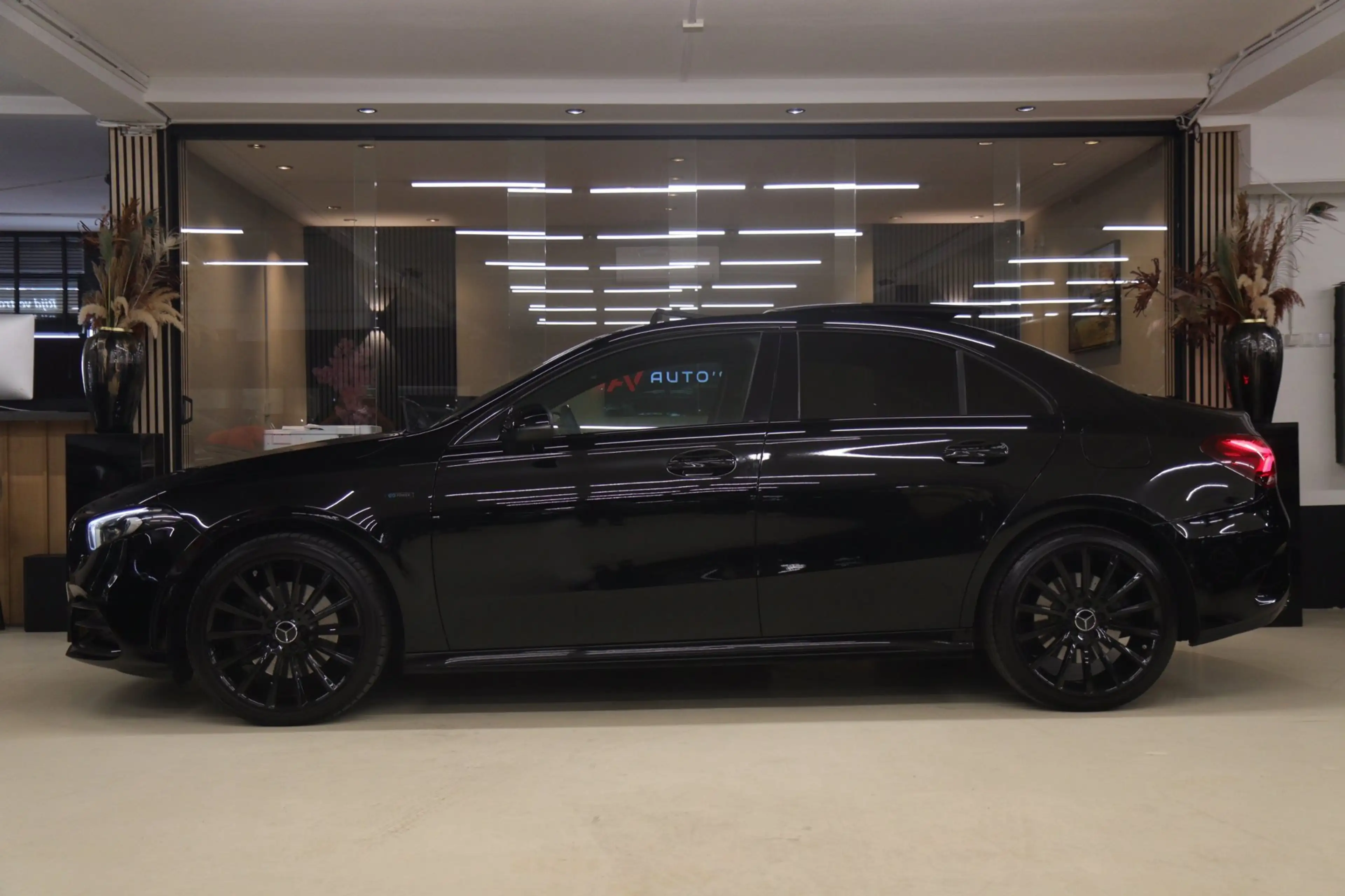 Mercedes-Benz A 250 e Premium Plus AMG NIGHT PAKKET PANO/BLACKSTYLE/CA — photo 19