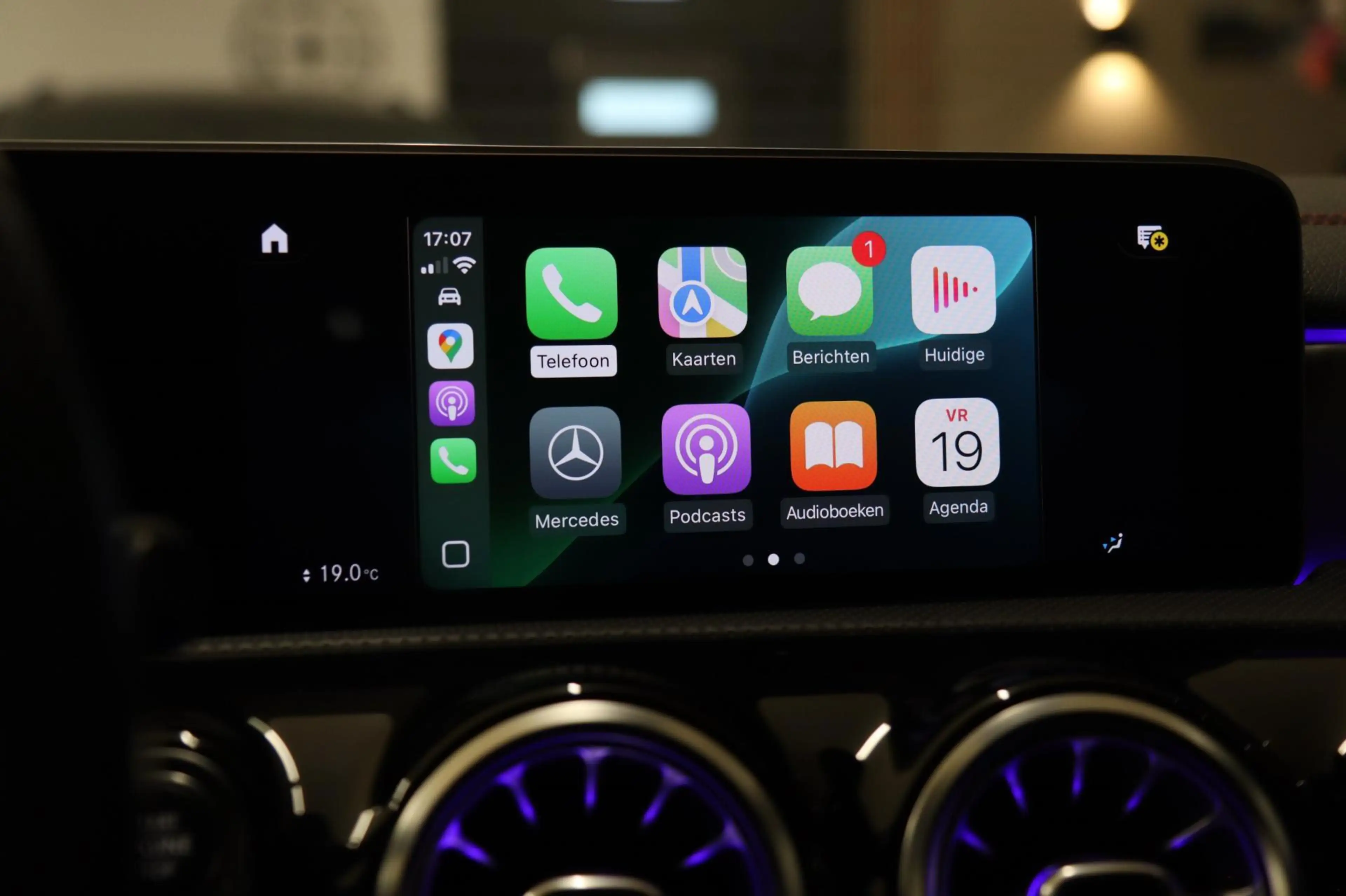 Mercedes-Benz A 250 e Premium Plus AMG NIGHT PAKKET PANO/BLACKSTYLE/CA — photo 38