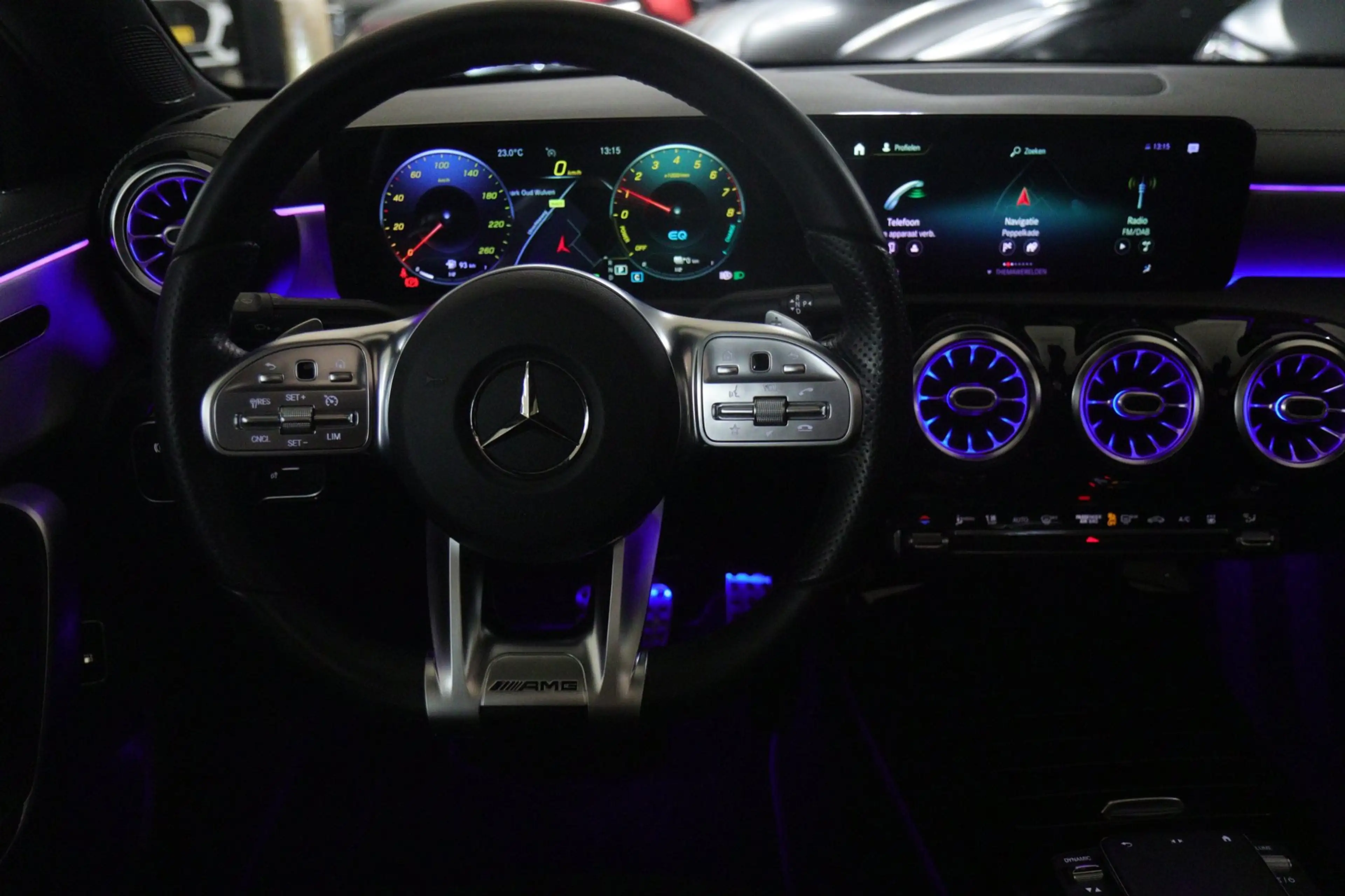 Mercedes-Benz A 250 e Premium Plus AMG NIGHT PAKKET PANO/BLACKSTYLE/CA — photo 9