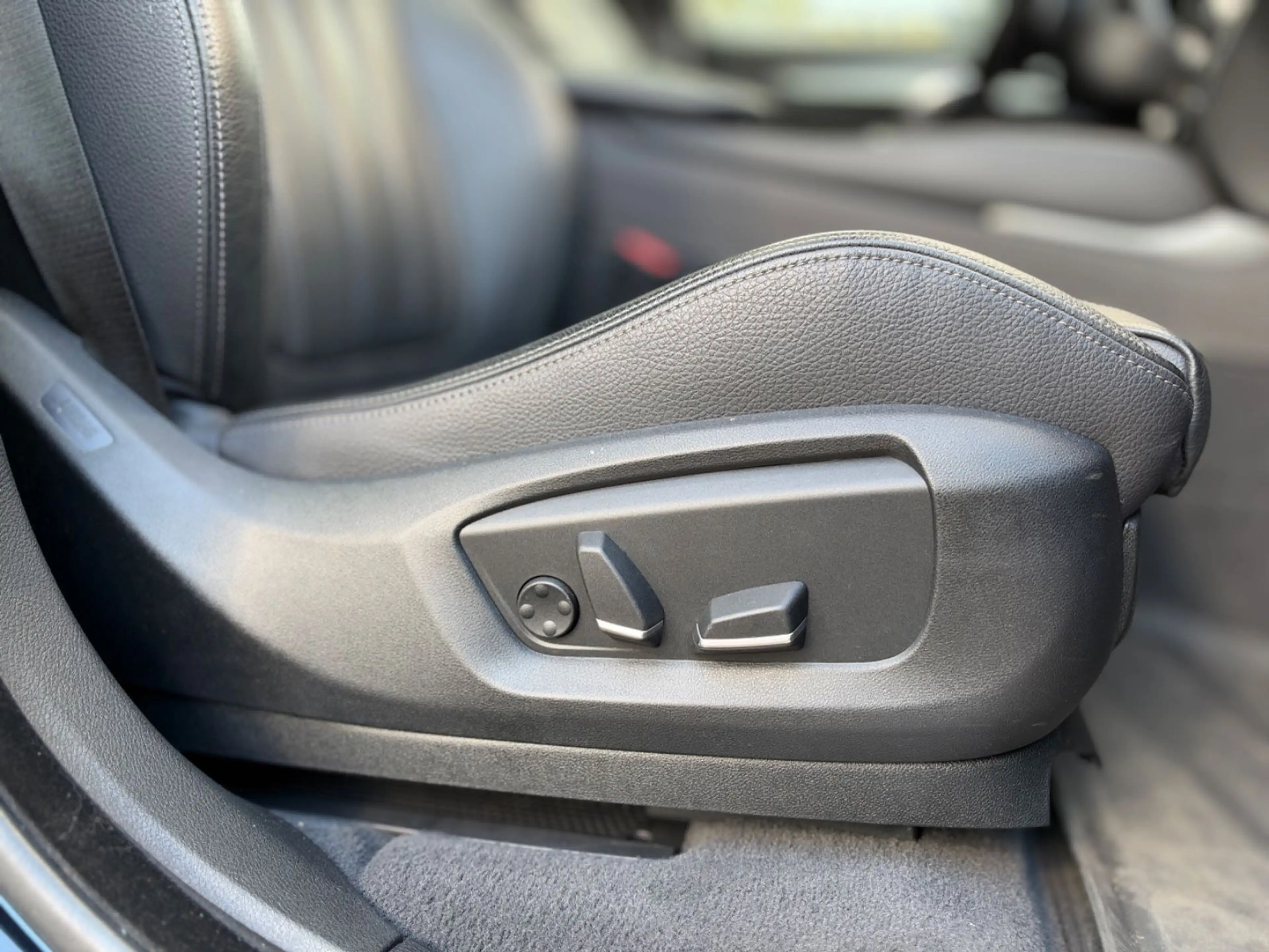 BMW X6 xDrive 40 d M-Paket*LED*Schiebed.*Memory*Head — photo 34