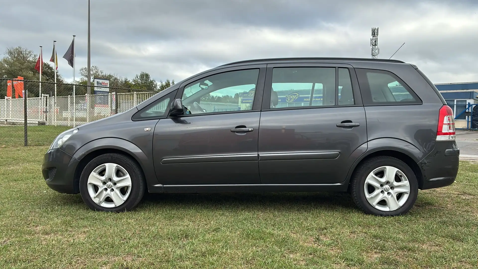 Opel Zafira ✅ Zafira 1.7 CDTI ecoFLEX Family Plus Grijs - 2