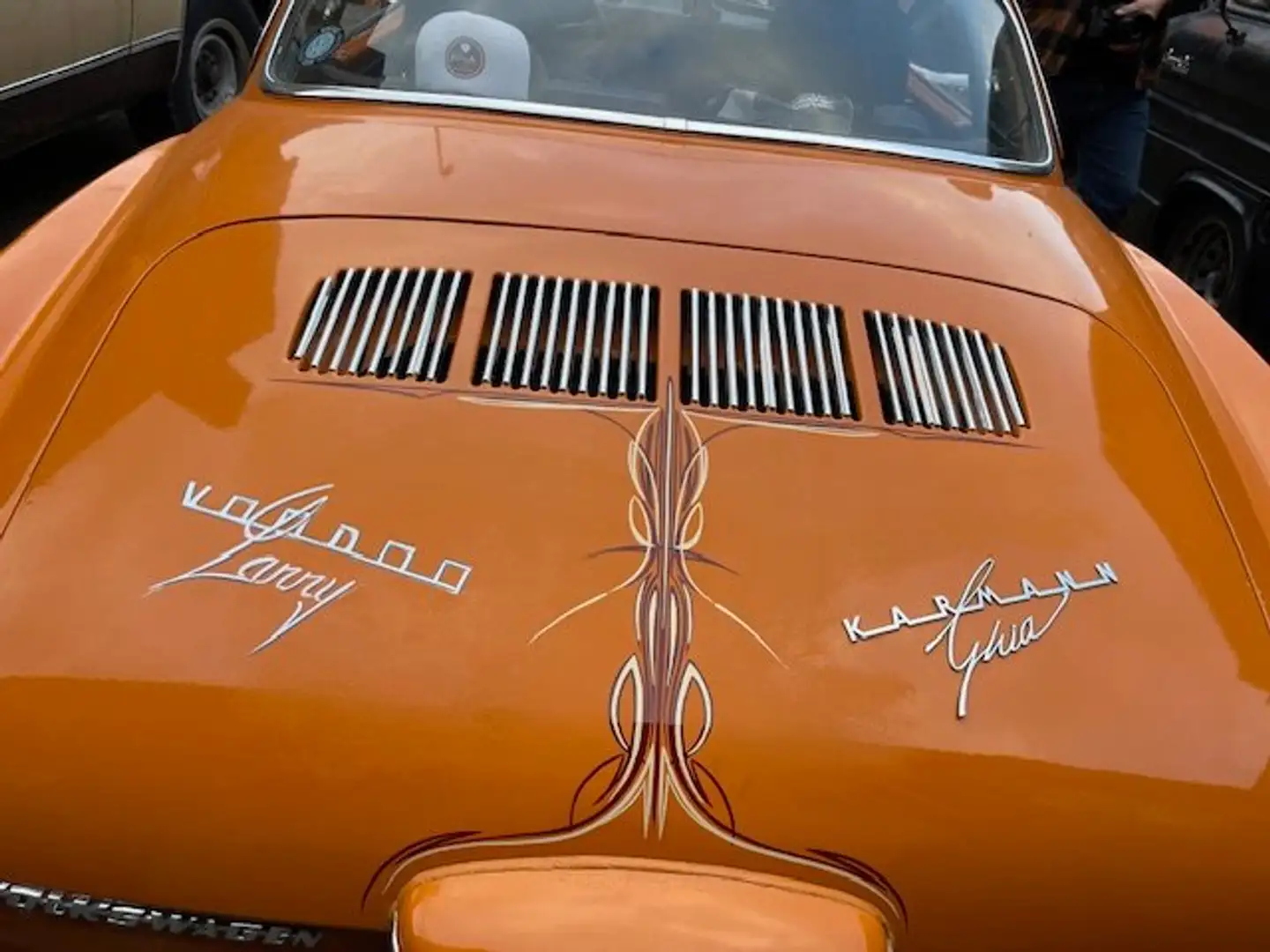 Volkswagen Karmann Ghia . Orange - 2