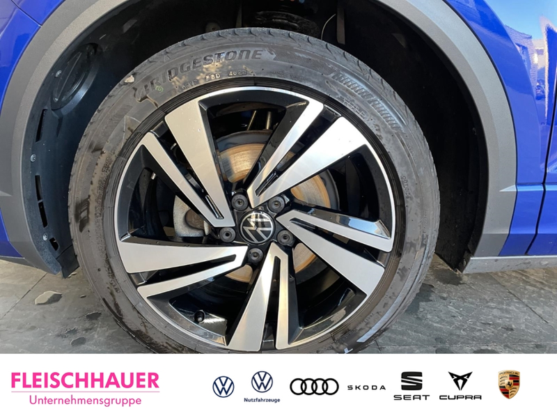 Volkswagen T-Roc 1,5 TSI R-Line ACC Navi AHK Pano Tel.-Vorb. DAB LE — photo 8
