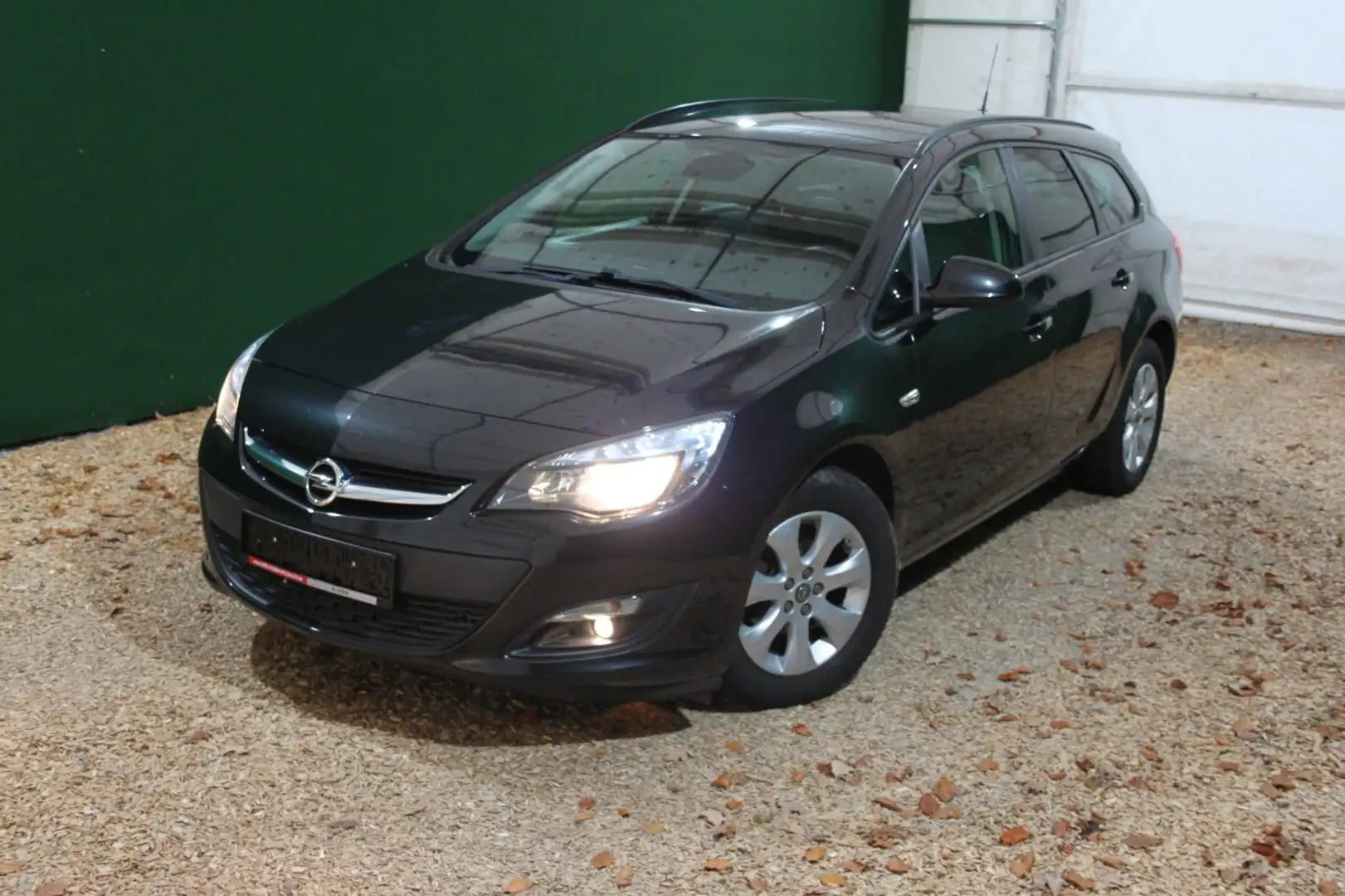 Opel Astra Sports Tourer 1.4/ Teilleder/ SHZ/ PDC Schwarz - 2