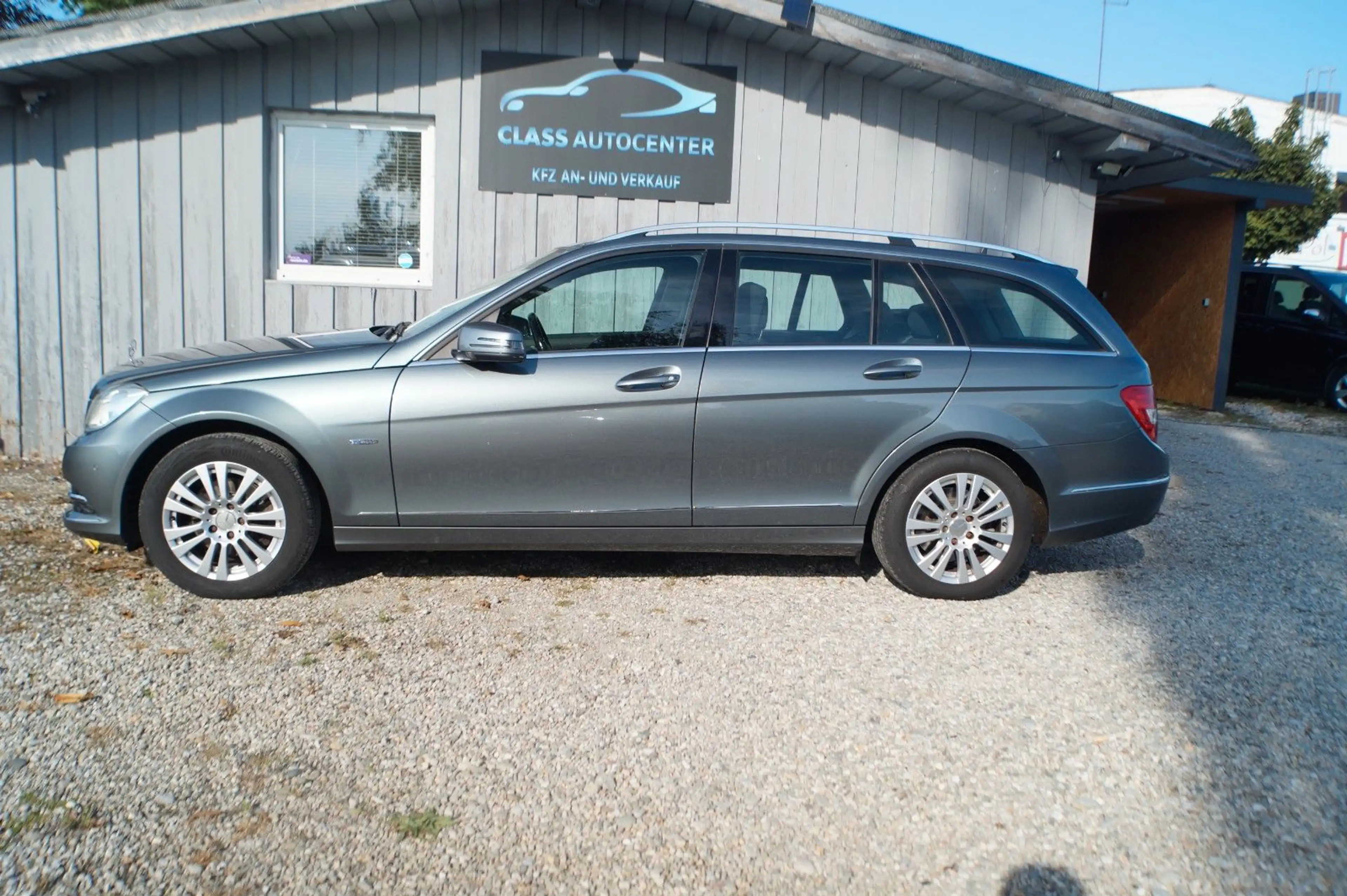Mercedes-Benz C 250 CGI BlueEfficiency|Autom.|AHK|NAVI| — photo 2