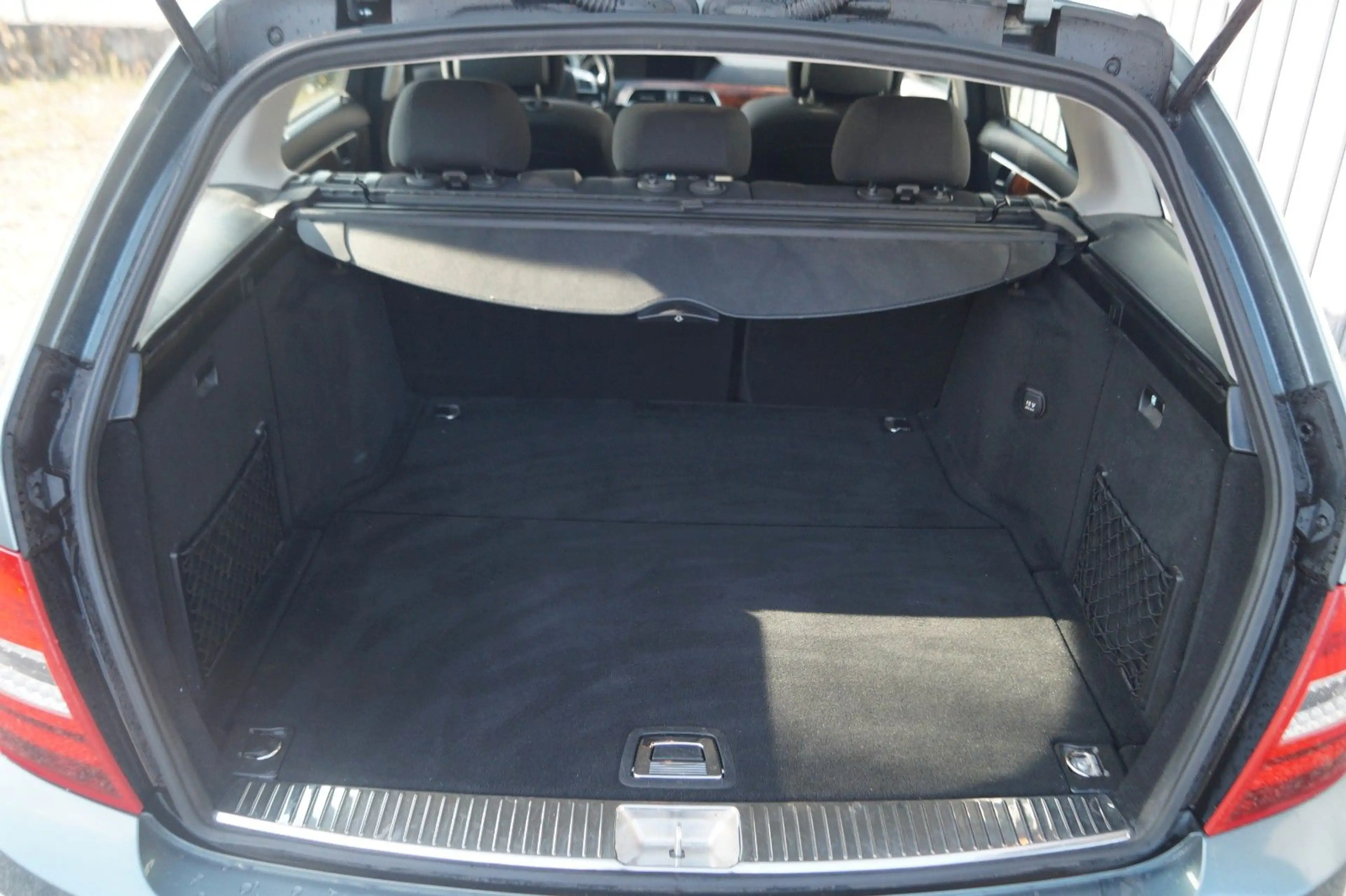 Mercedes-Benz C 250 CGI BlueEfficiency|Autom.|AHK|NAVI| — photo 14