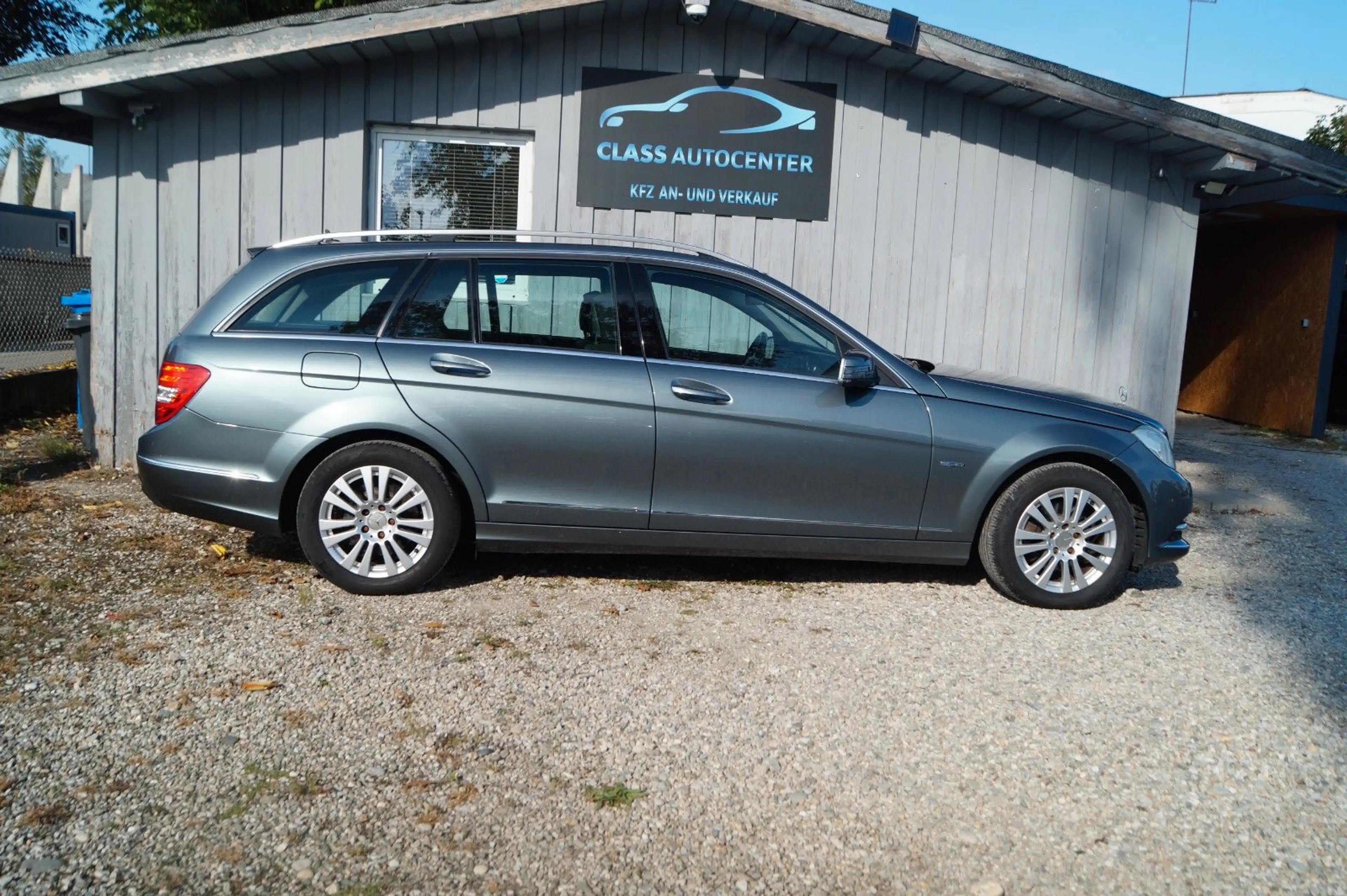 Mercedes-Benz C 250 CGI BlueEfficiency|Autom.|AHK|NAVI| — photo 4
