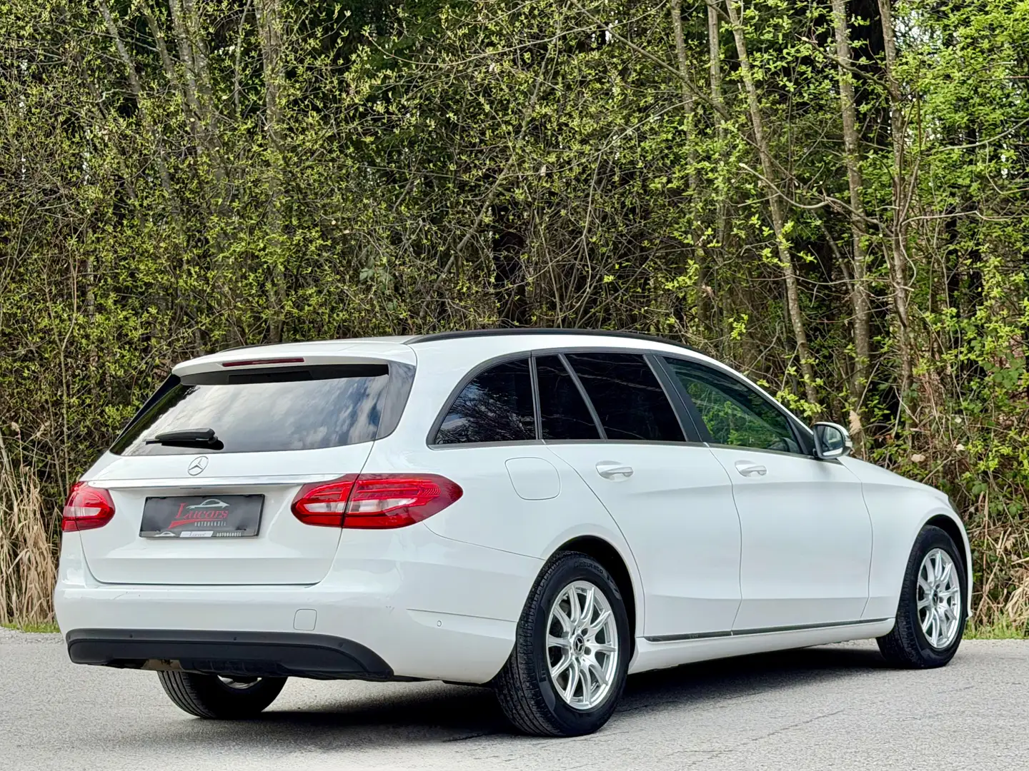 Mercedes-Benz C 180 d T Aut. *NAVI*RF-KAMERA*TEMPOMAT*1.Besitz*TOP Weiß - 2