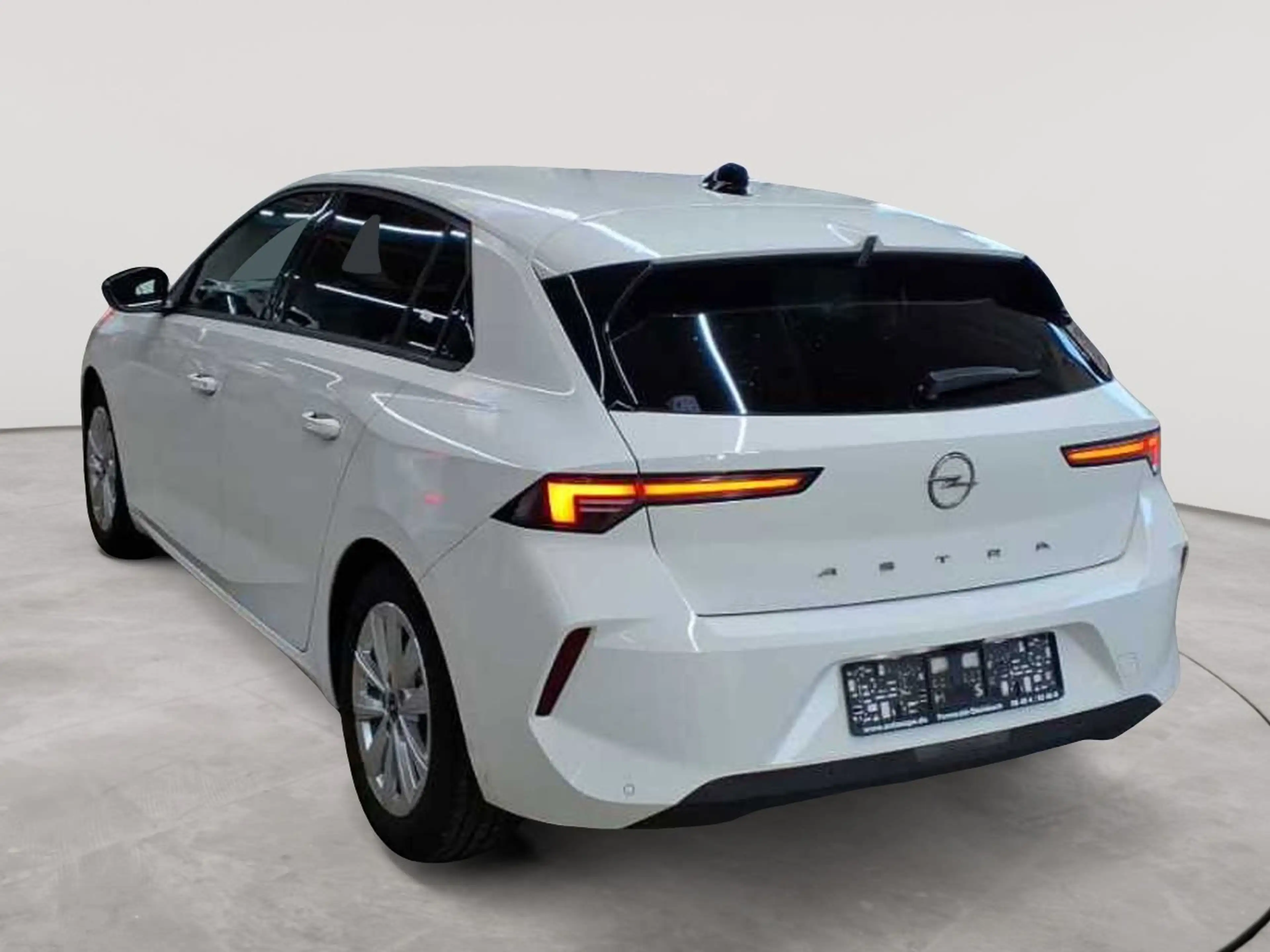 Opel Astra Astra 1.2 Turbo Business Edition Navi — photo 5