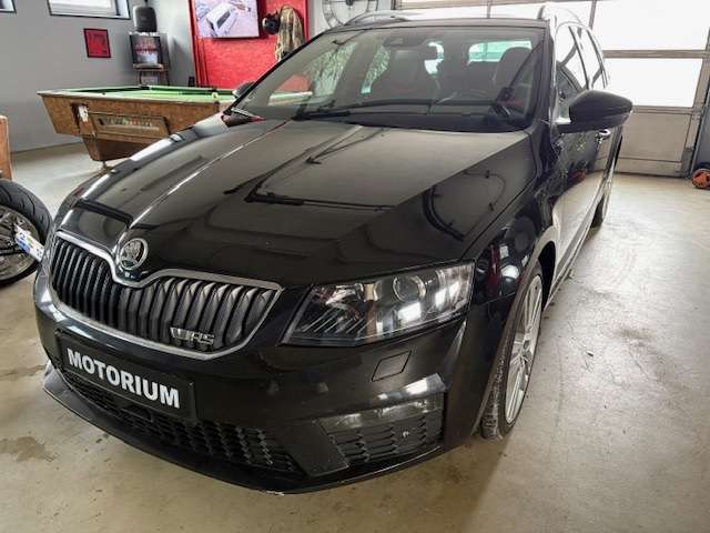 Imagine Skoda Octavia RS~Pano~ACC~Navi~AHK~Standhzg