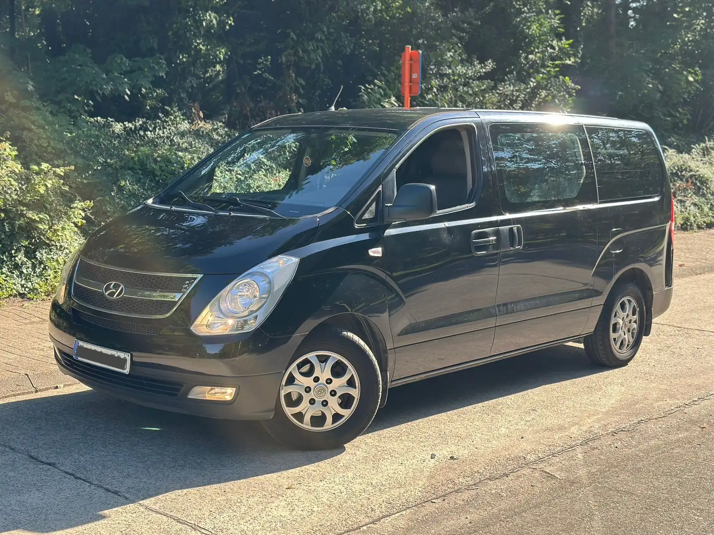 Hyundai H-1 Starex, Grand Starex FaceLift Model EURO 5 Noir - 1