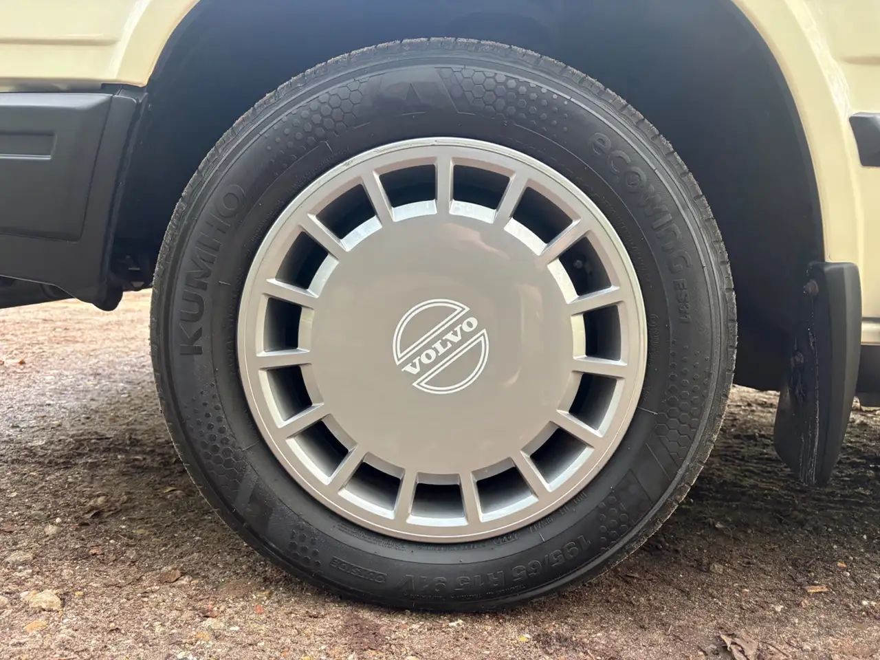 VOLVO 745-883 GI Slechts 54.000 km in perfecte sta, foto 11