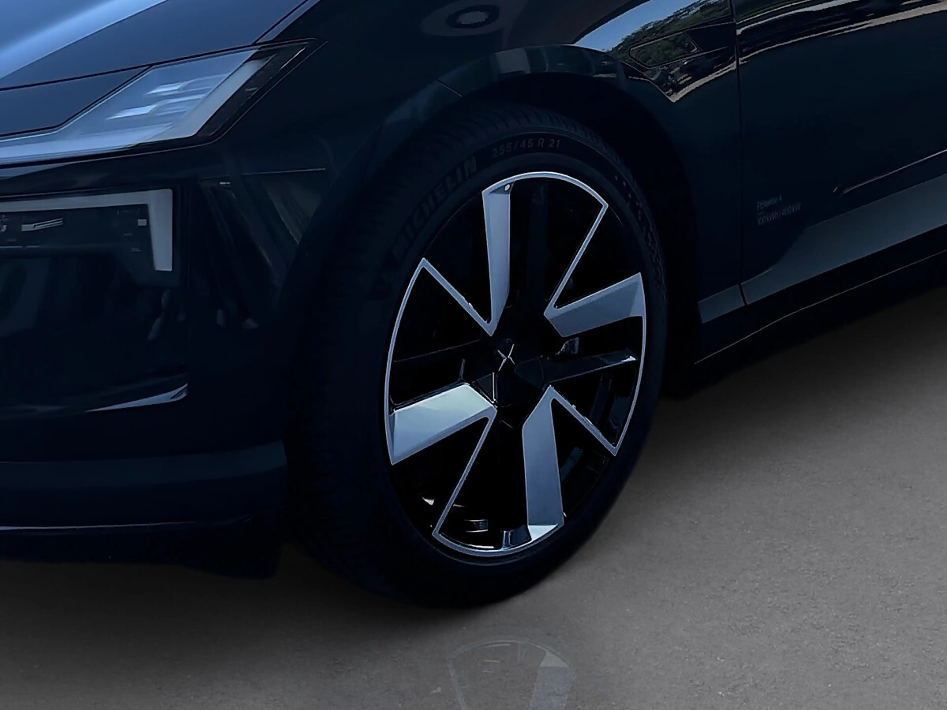 Polestar 4 Long Range 100kWh Dual Motor Plus — photo 8