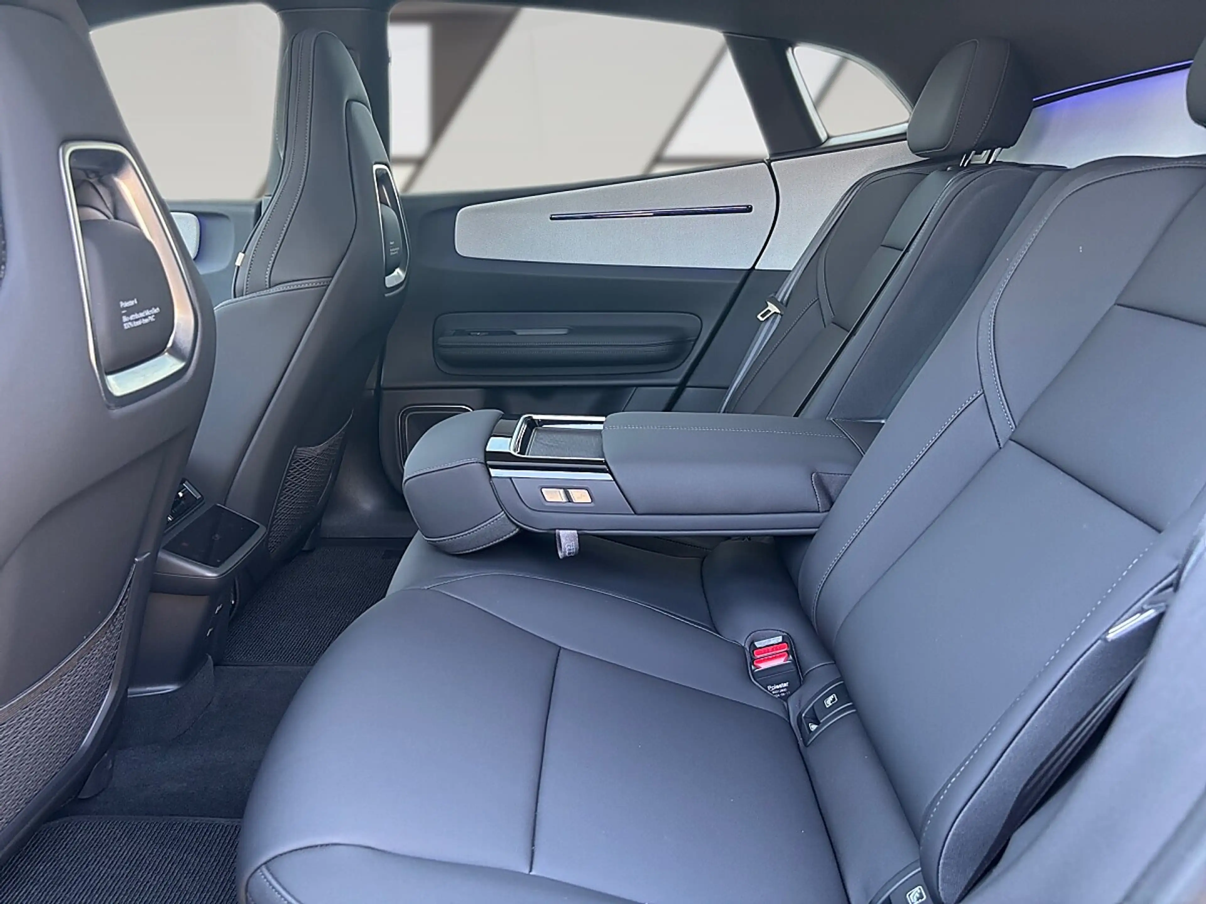 Polestar 4 Long Range 100kWh Dual Motor Plus — photo 10
