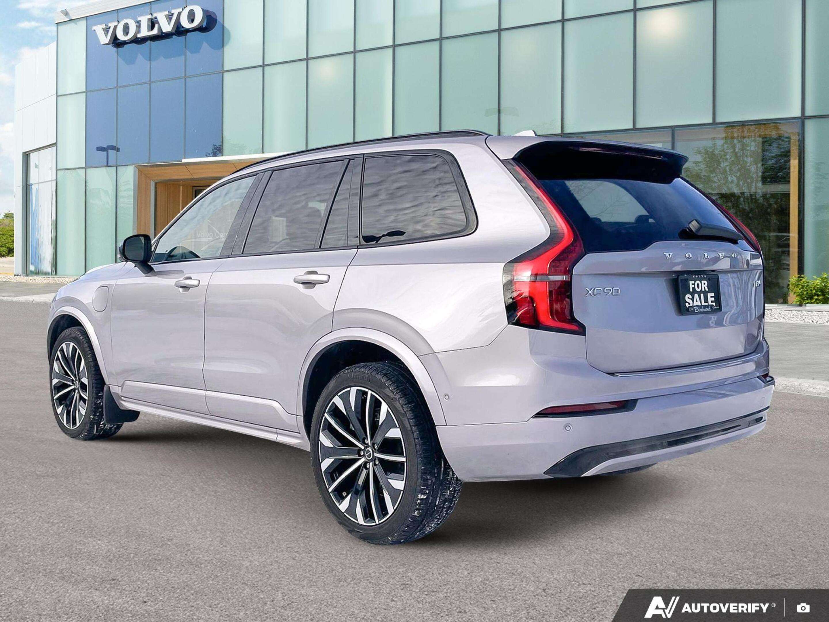 2026 Volvo XC90 T8 Ultra Dark Theme Massage | Bowers | Air Suspens alt 4