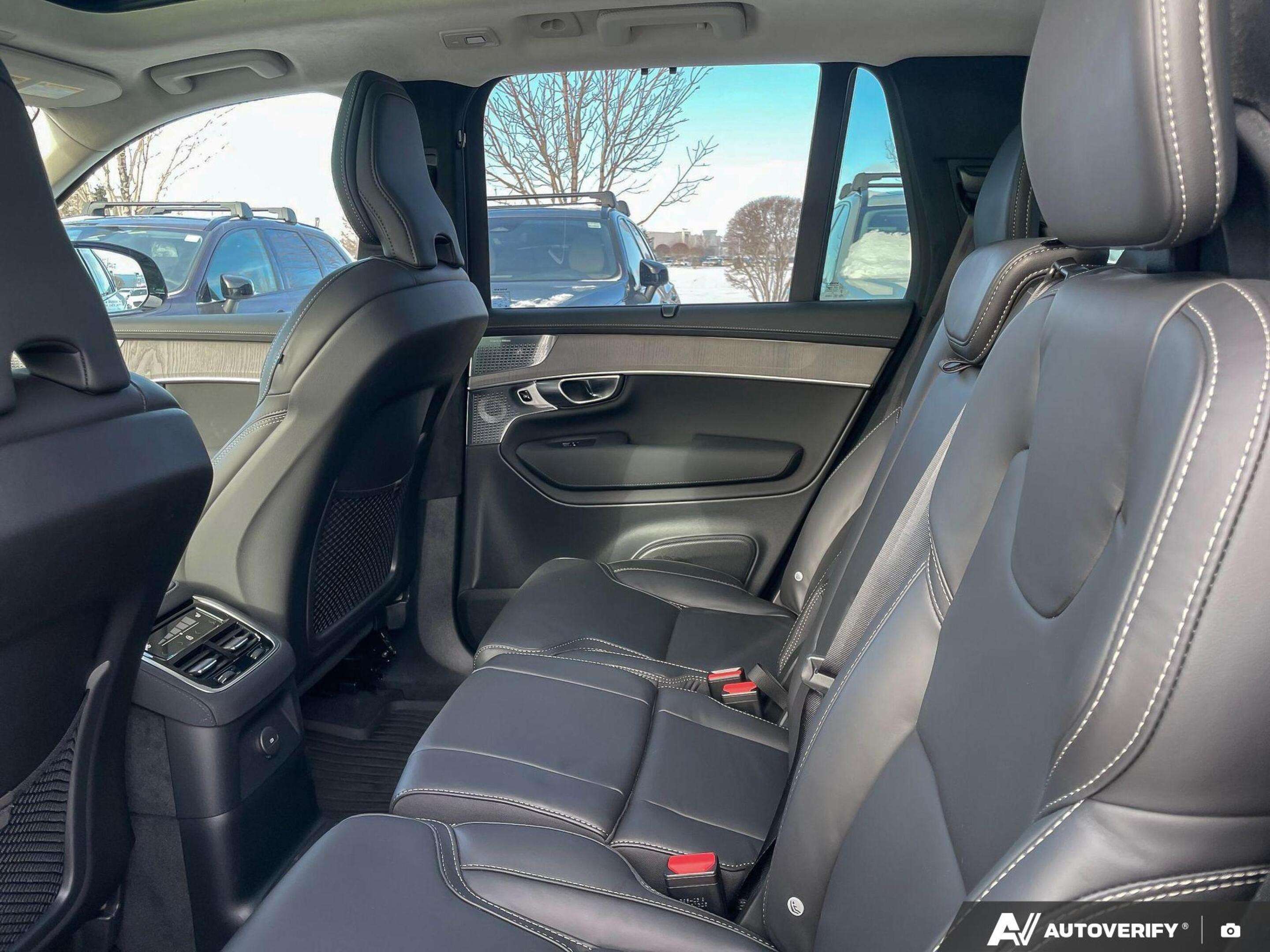 2026 Volvo XC90 T8 Ultra Dark Theme Massage | Bowers | Air Suspens thumb 24