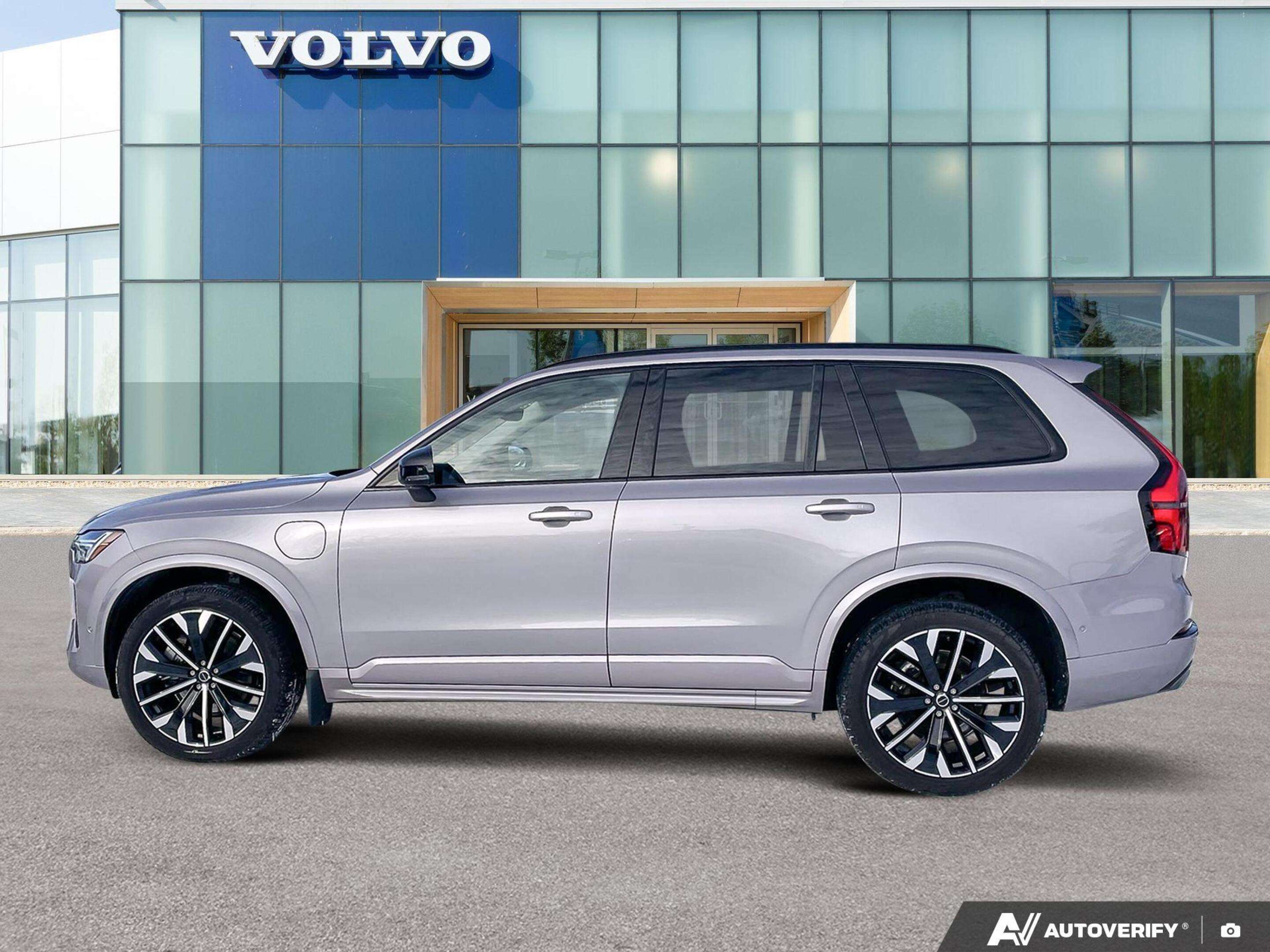 2026 Volvo XC90 T8 Ultra Dark Theme Massage | Bowers | Air Suspens alt 3