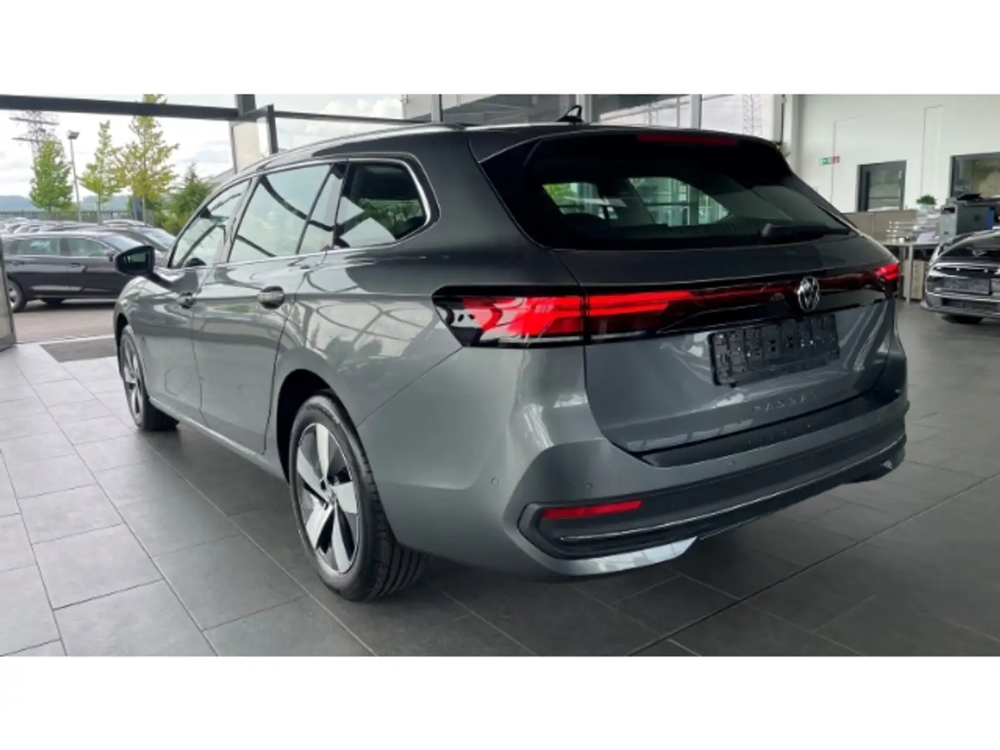 Volkswagen Passat Variant 2.0 Business IQ-Drive ACC El. Panodach 360 Grau - 2