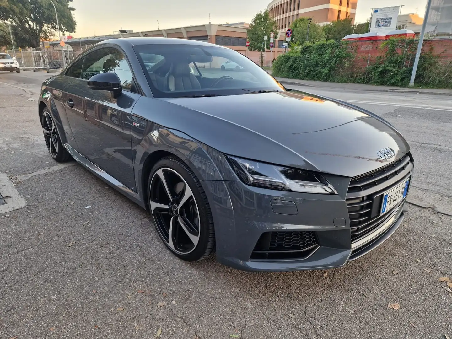 Audi TT TT Coupe 1.8 tfsi S line s-tronic Gris - 2