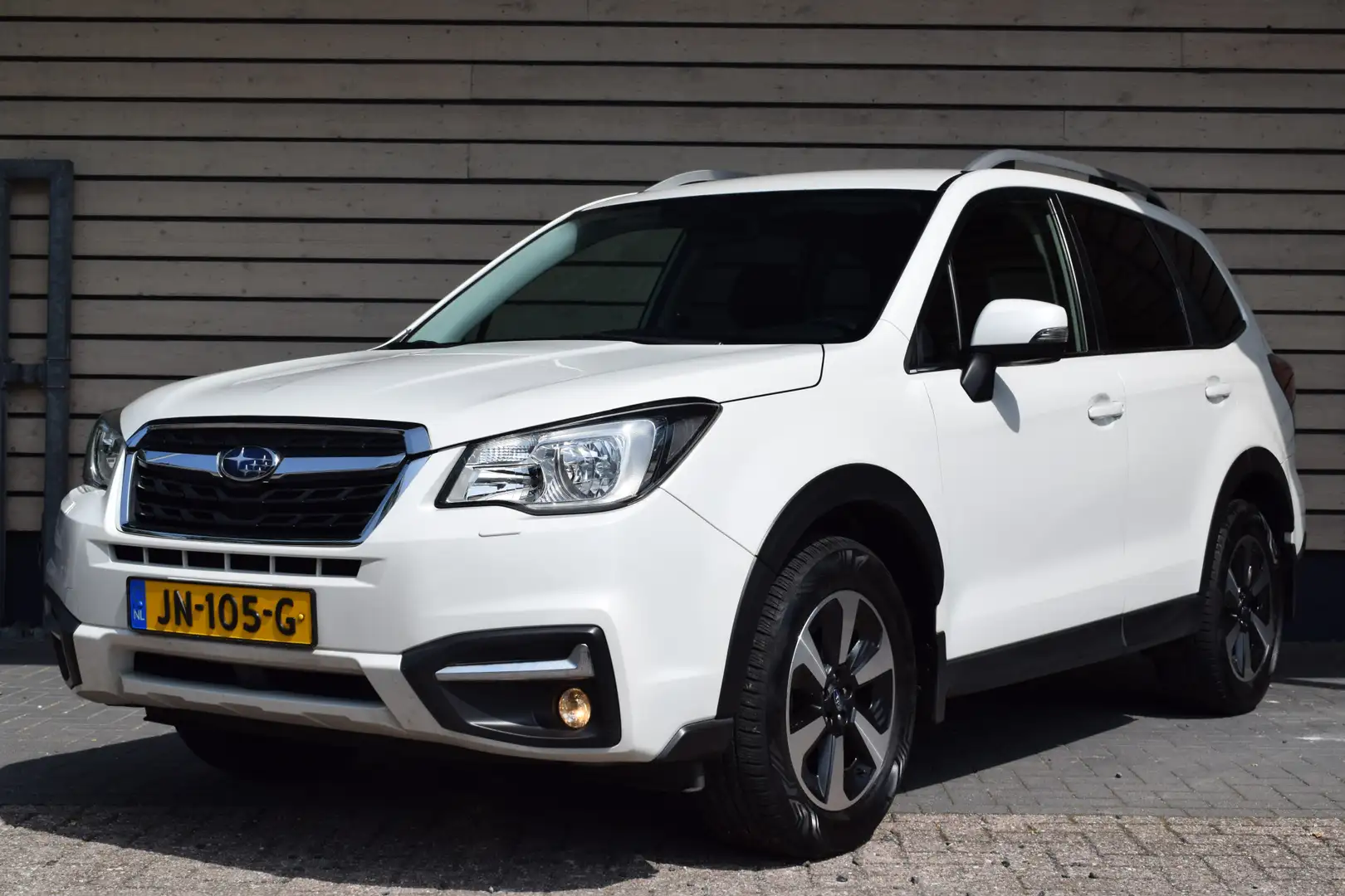 Subaru Forester 2.0 Comfort - Dealer onderhouden - Afneembare trek Wit - 2