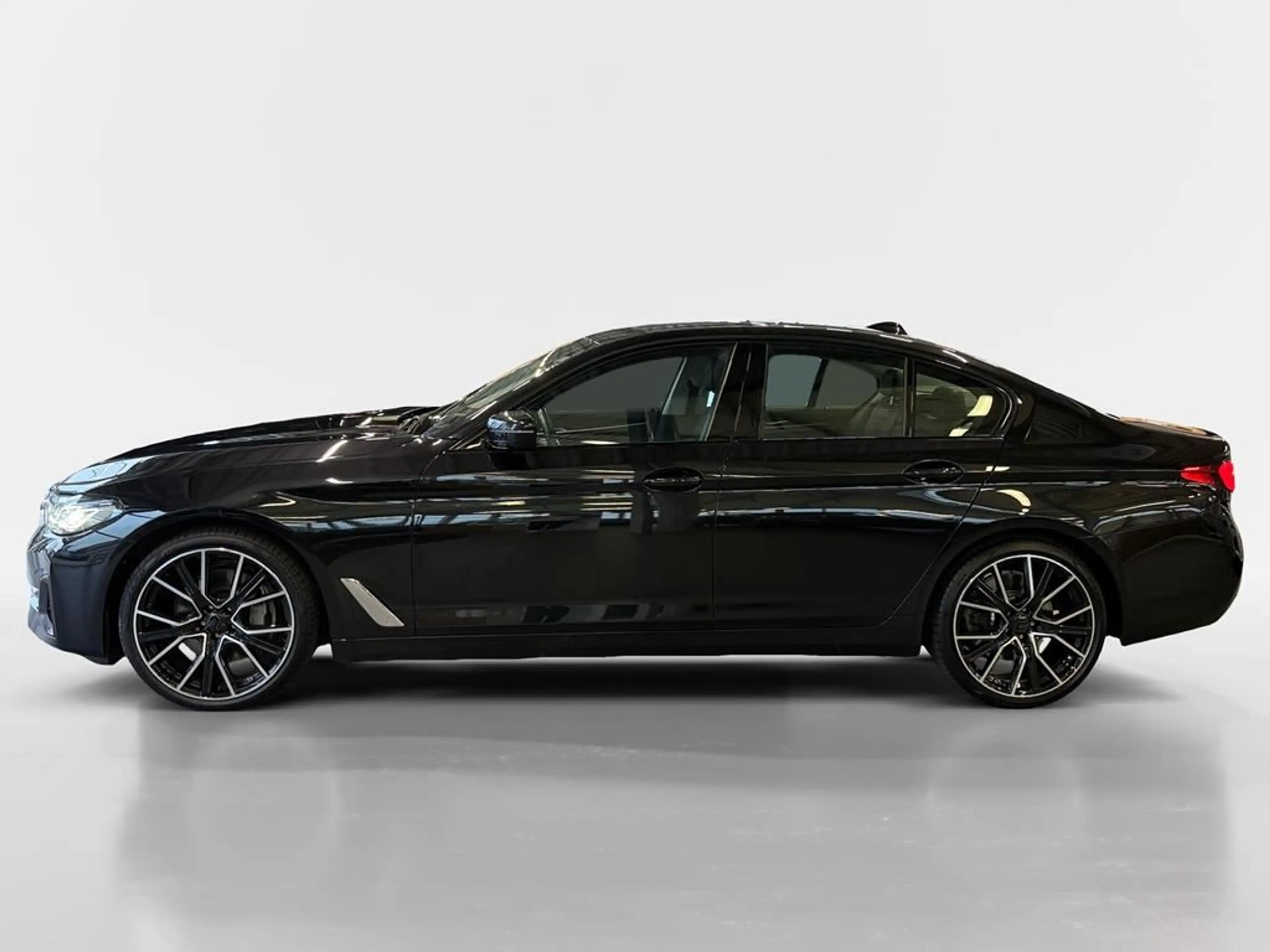 BMW 540 Luxury Line — photo 6